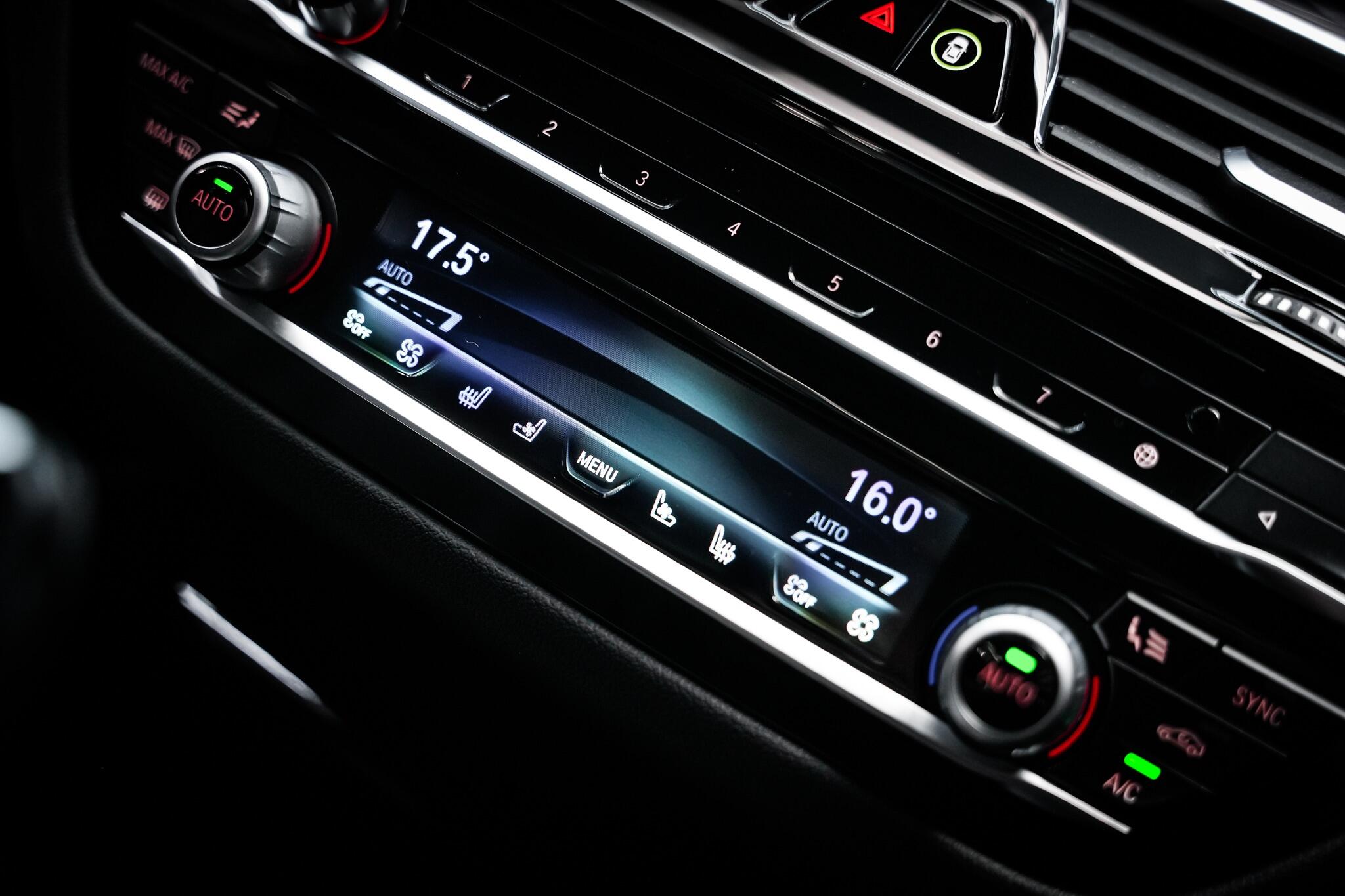 BMW 5 Series view 43