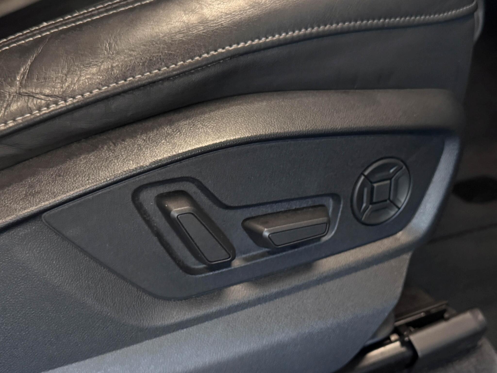 Audi Q8 view 22