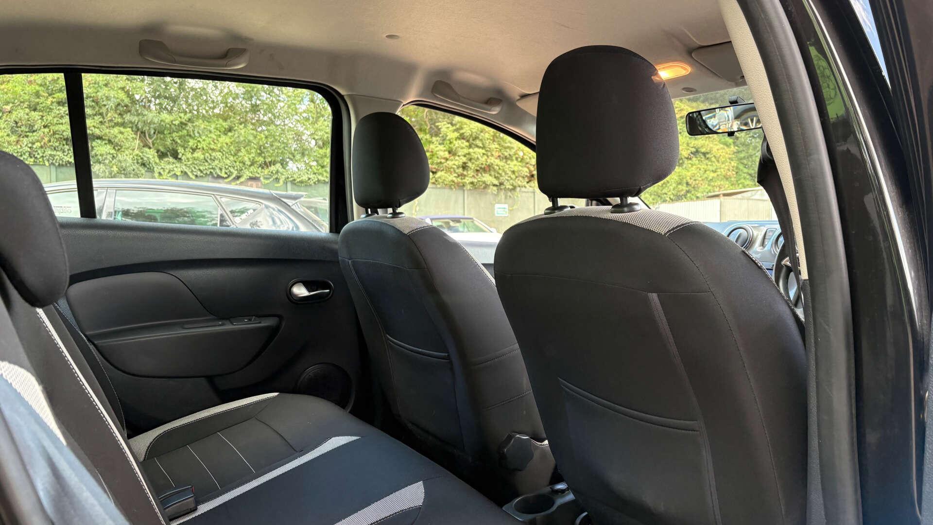 Dacia Sandero view 9