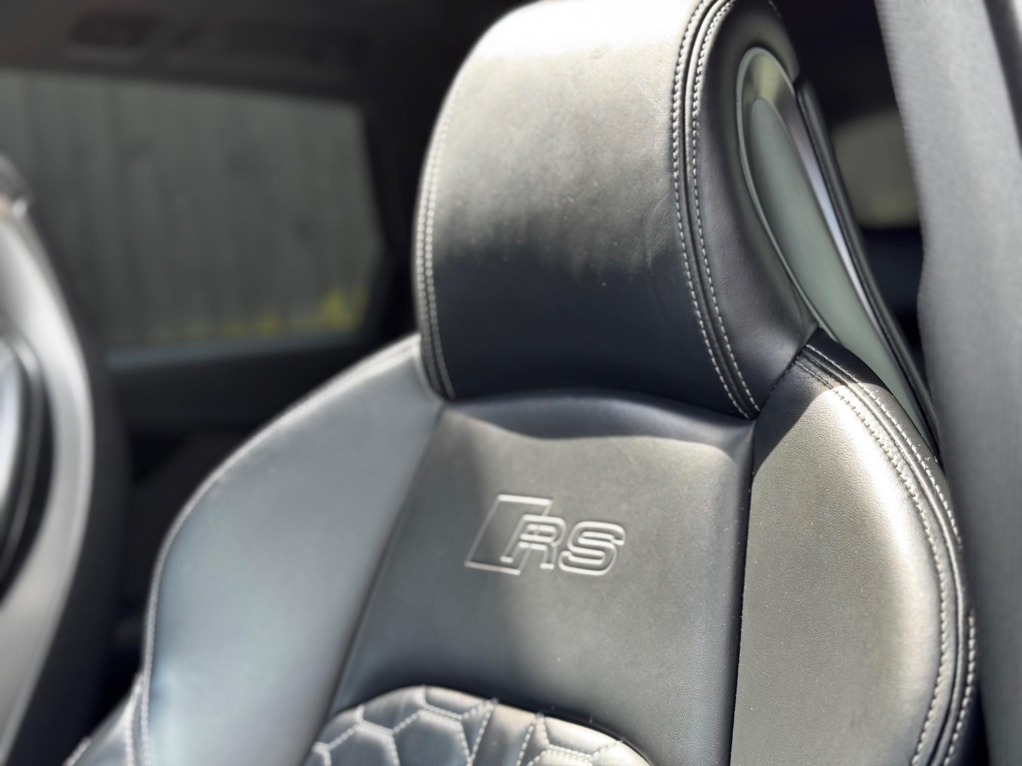 Audi RS4 view 23