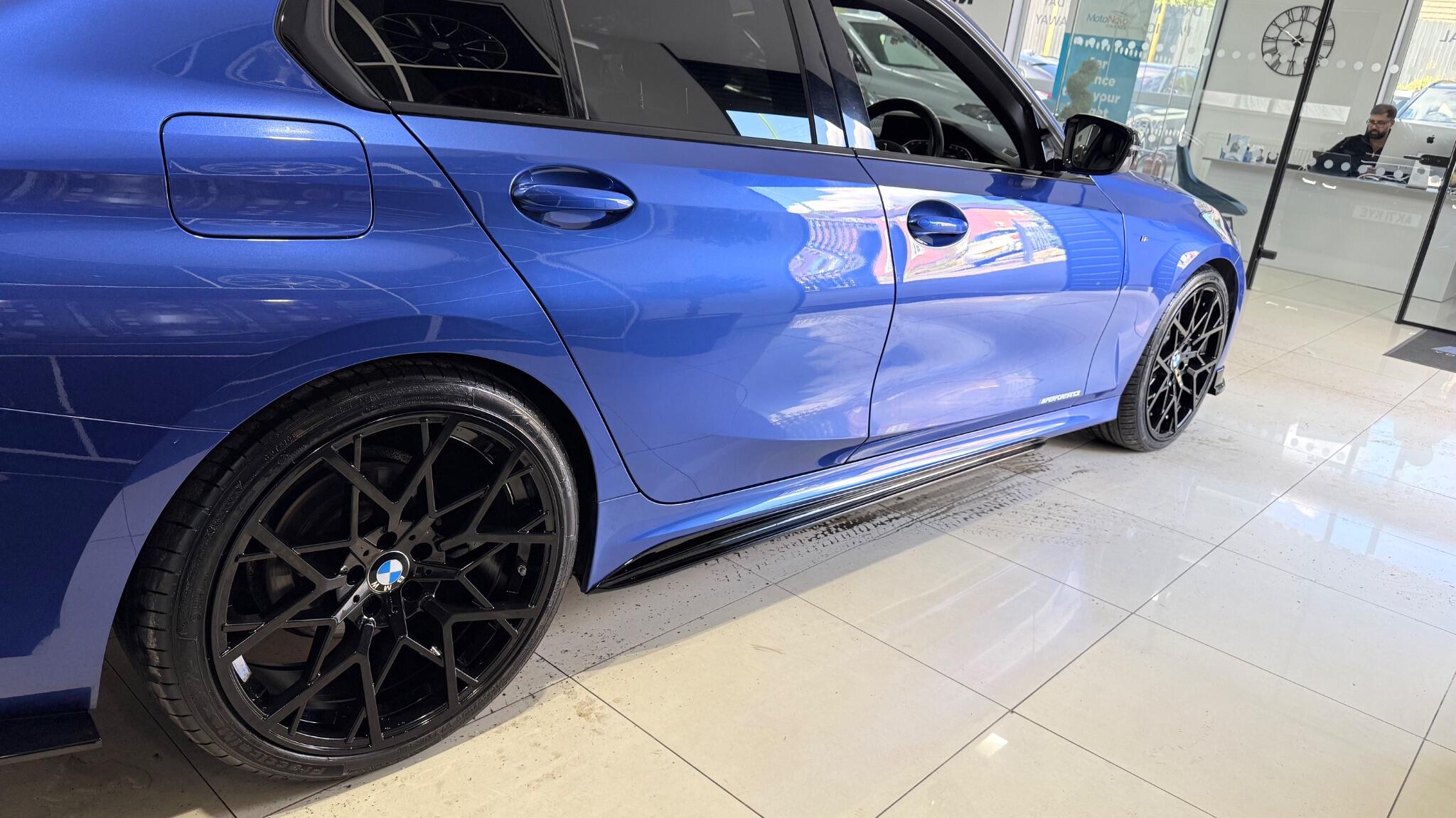 BMW 3 Series view 20