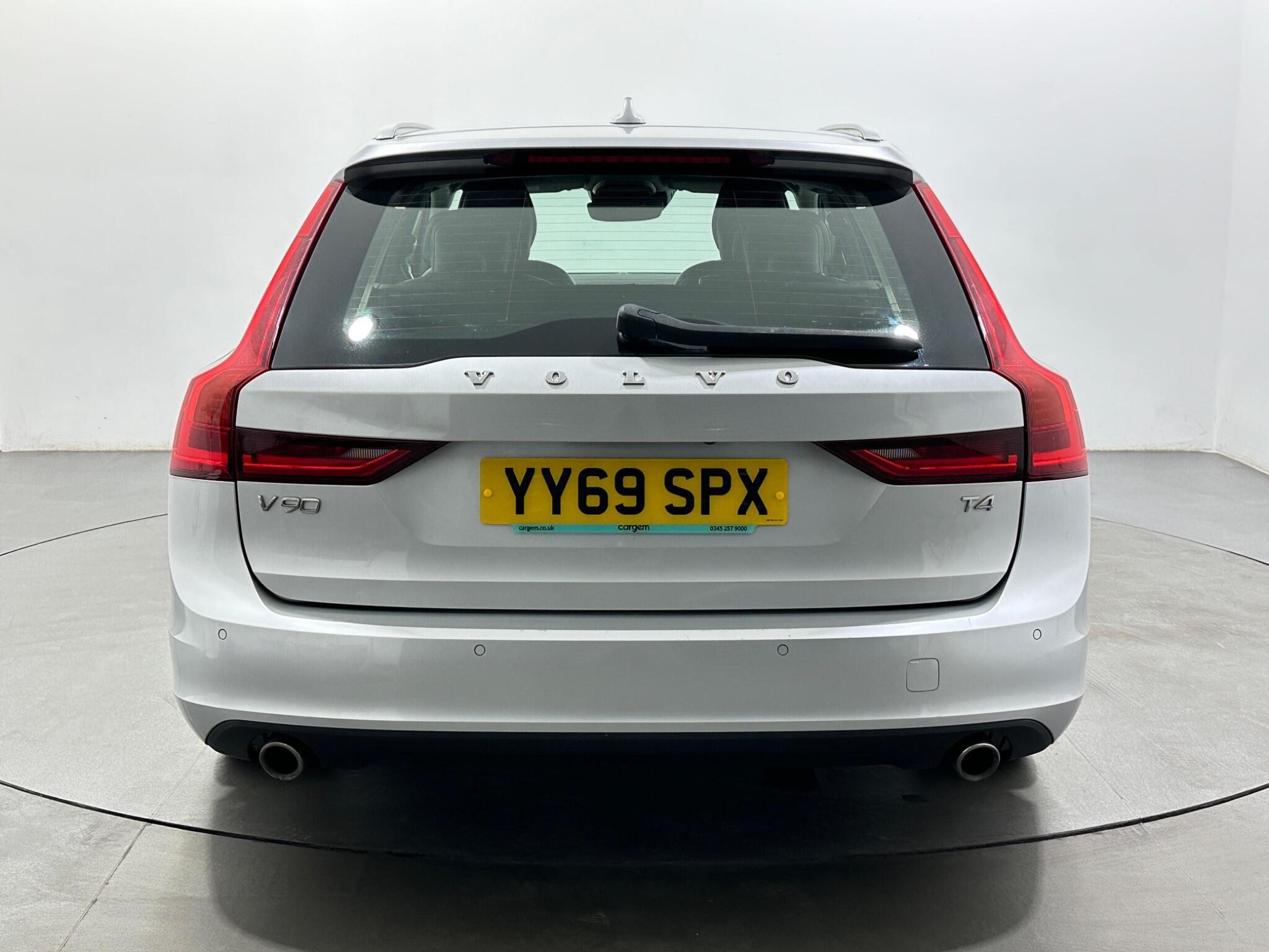 Volvo V90 view 7