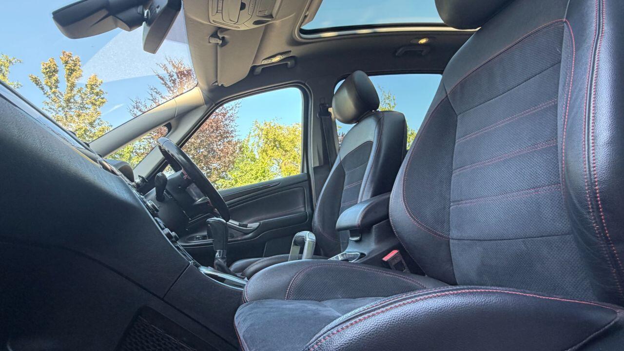 Ford S-Max view 9