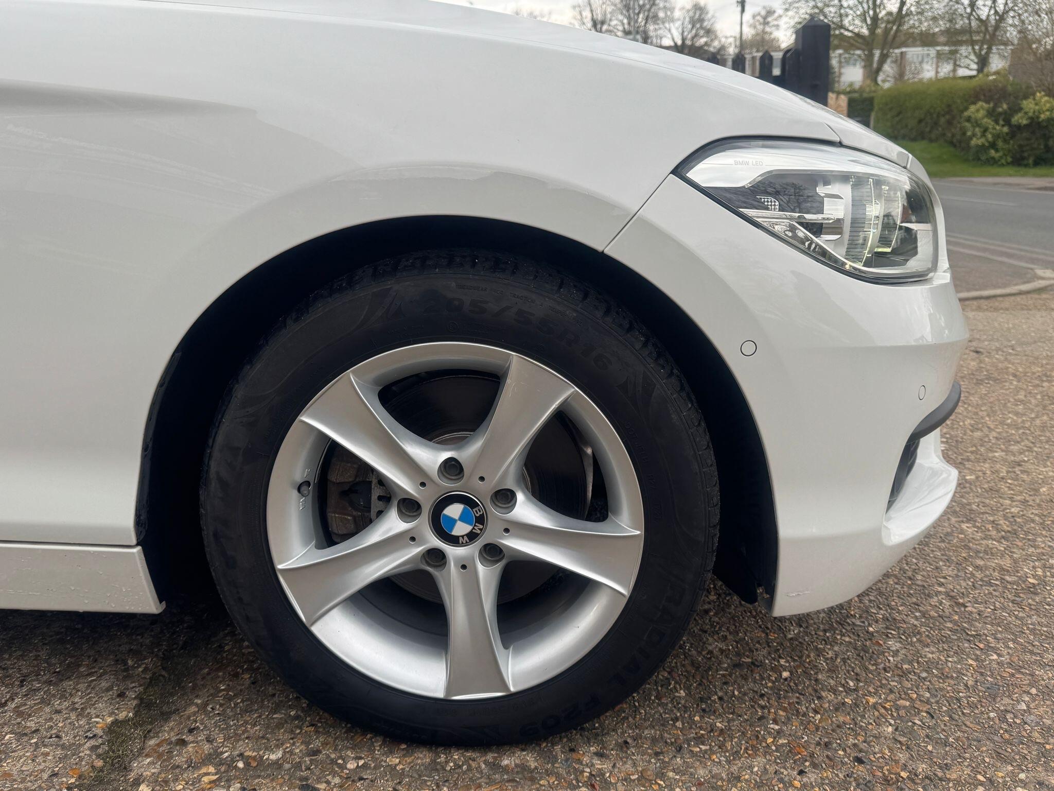 BMW 1 Series view 40