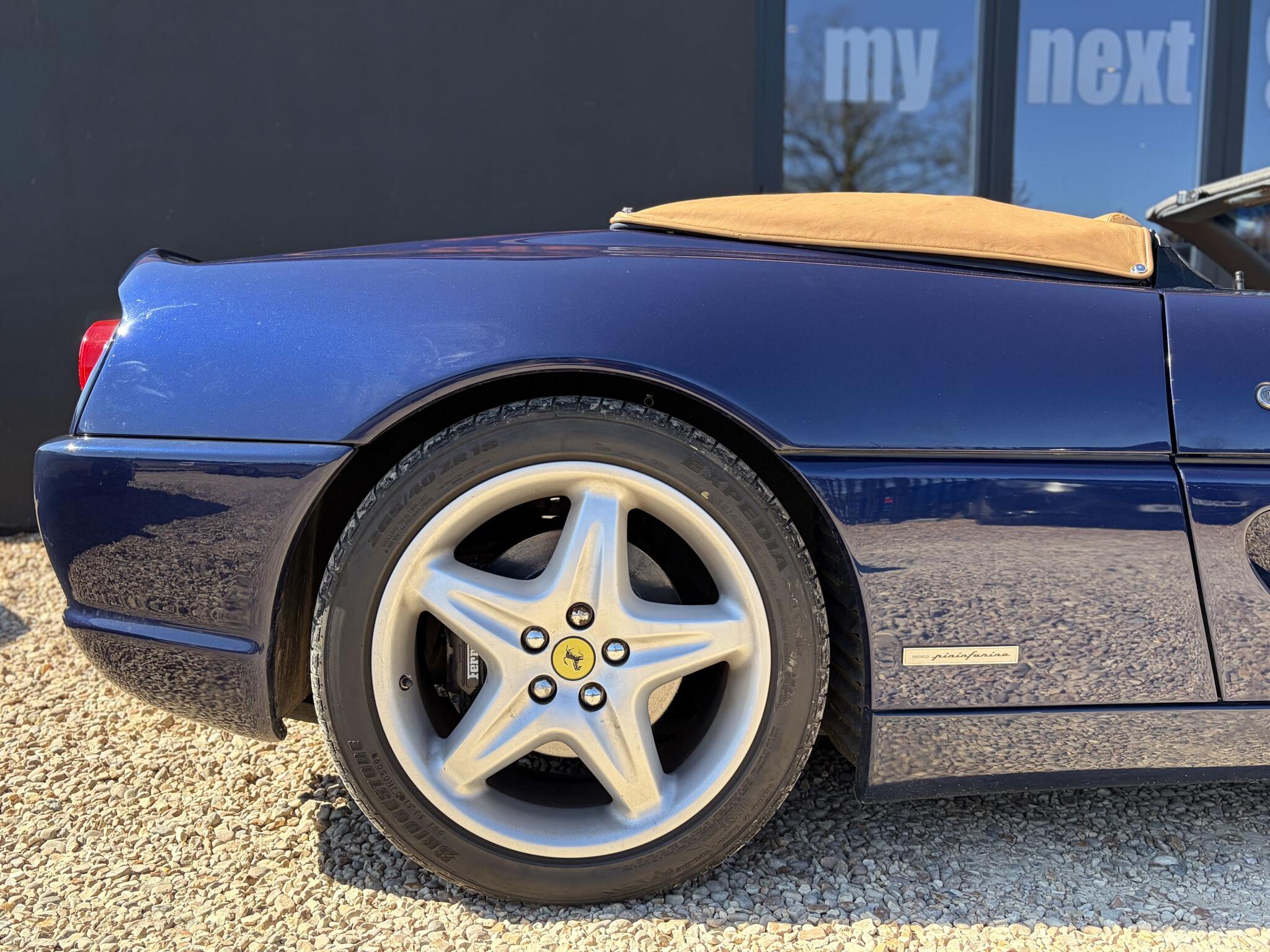 Ferrari F355 view 14