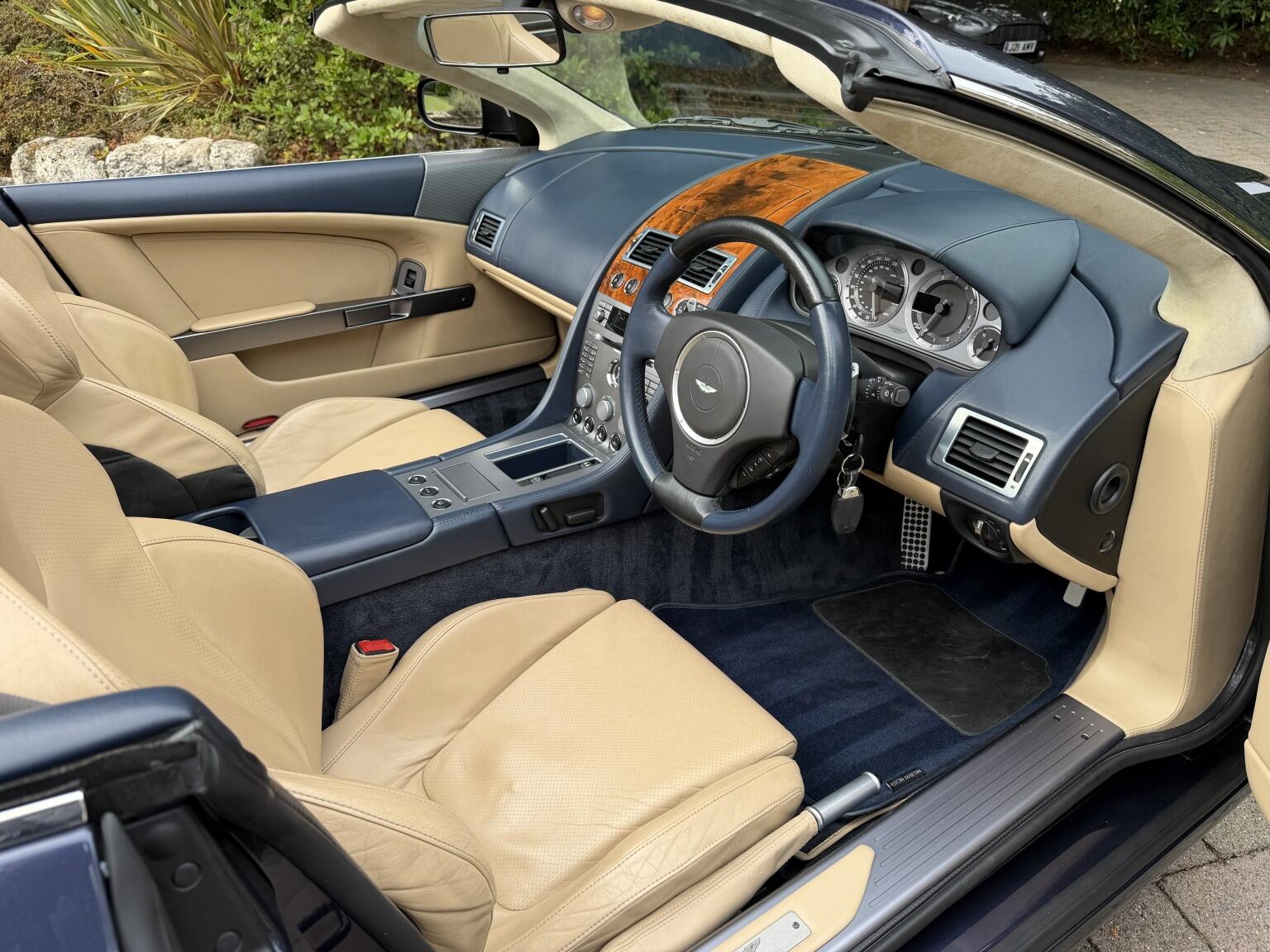 Aston Martin DB9 view 19