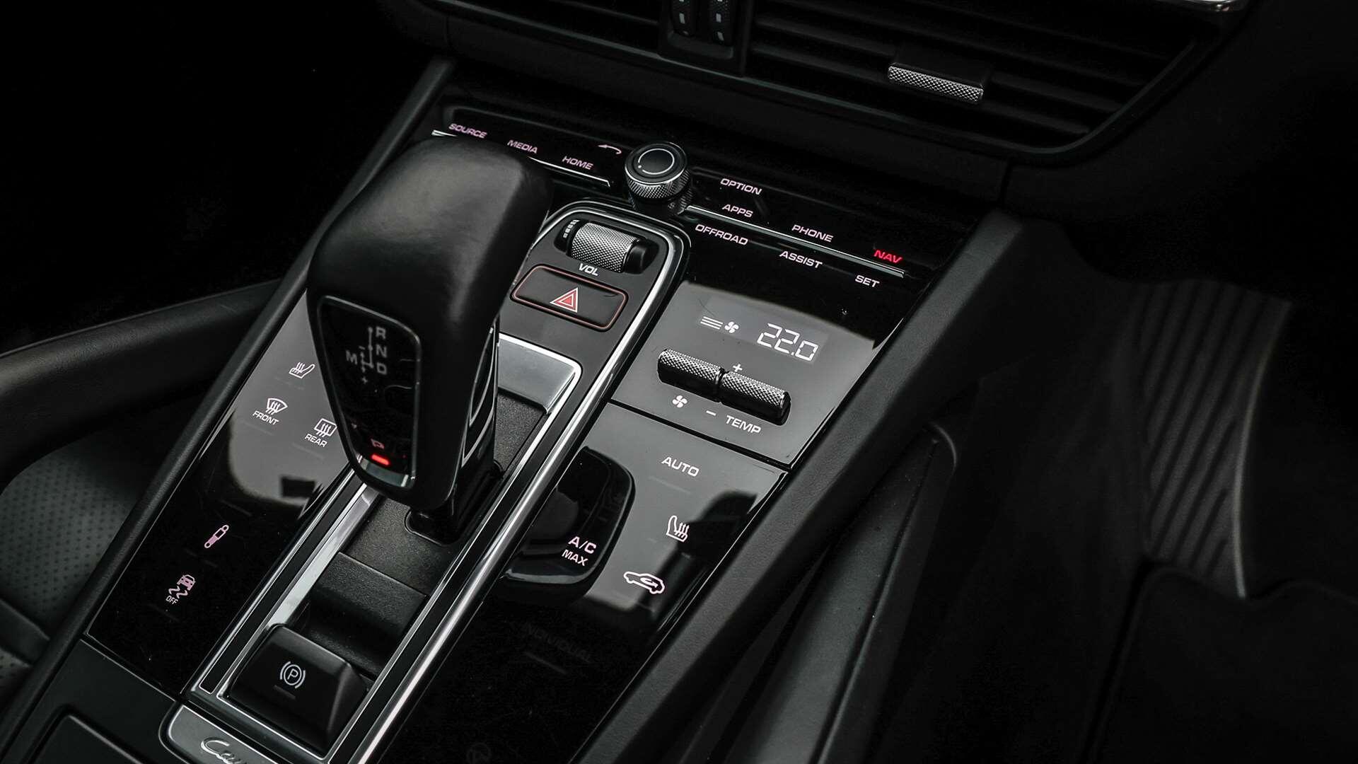 Porsche Cayenne view 28