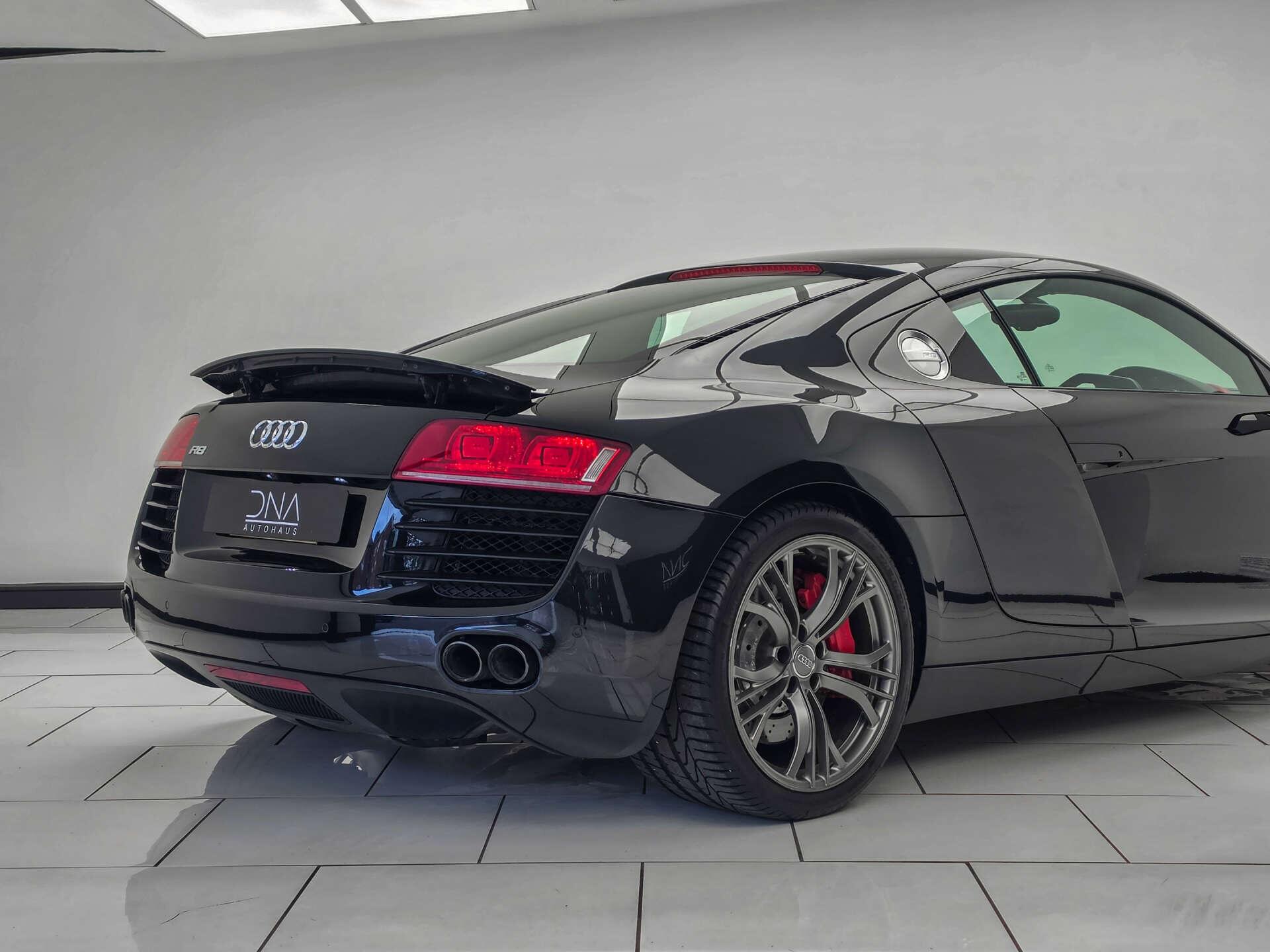 Audi R8 view 21