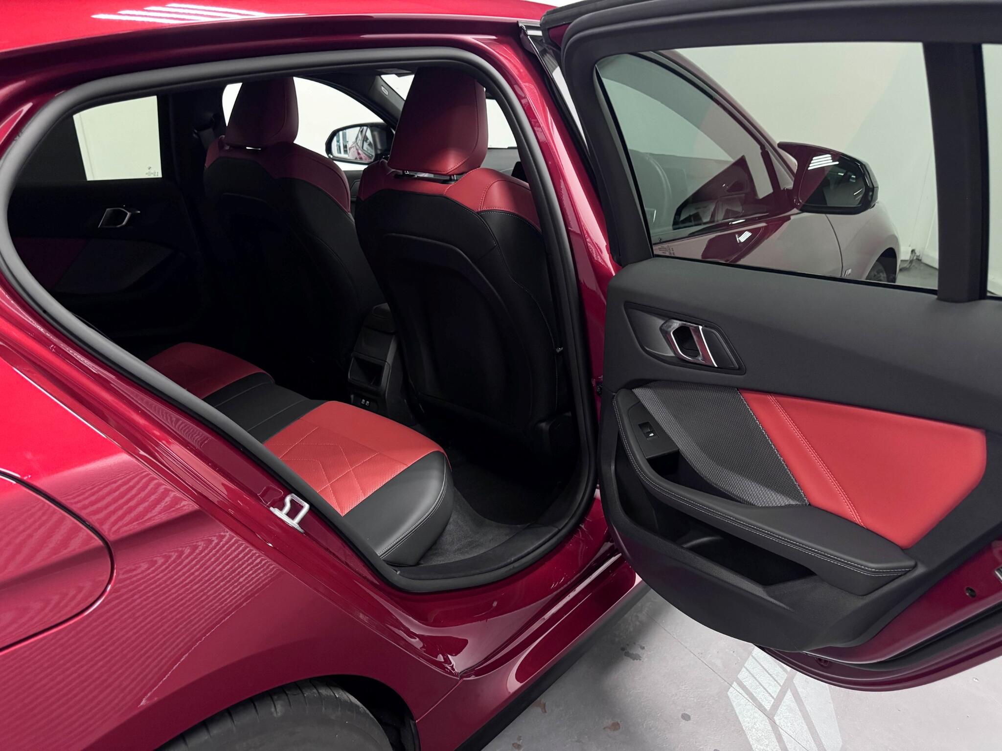 BMW 1 Series view 30