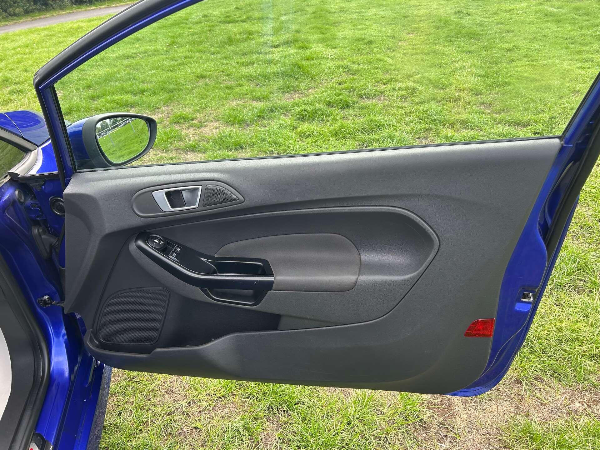 Ford Fiesta view 14