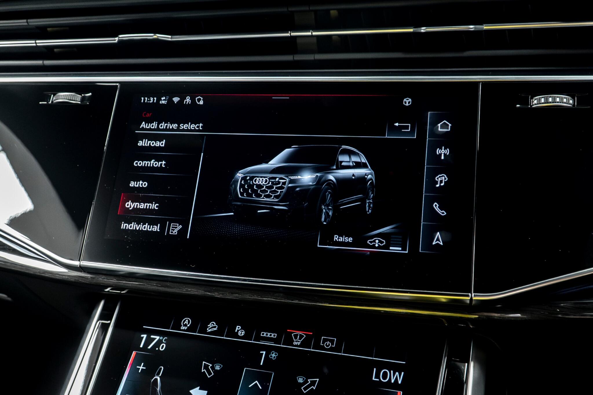 Audi Q7 view 38