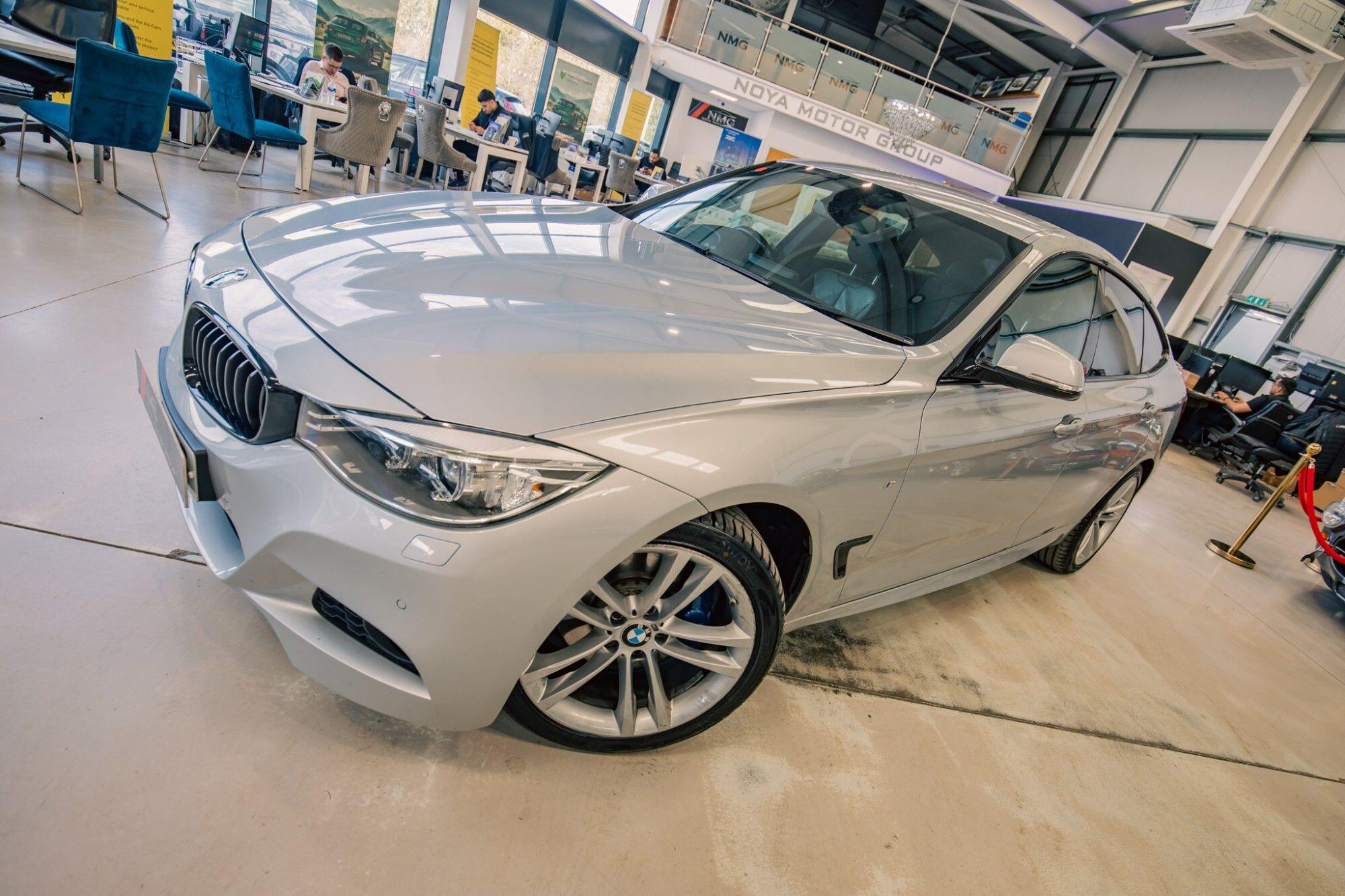 BMW 3 Series view 5