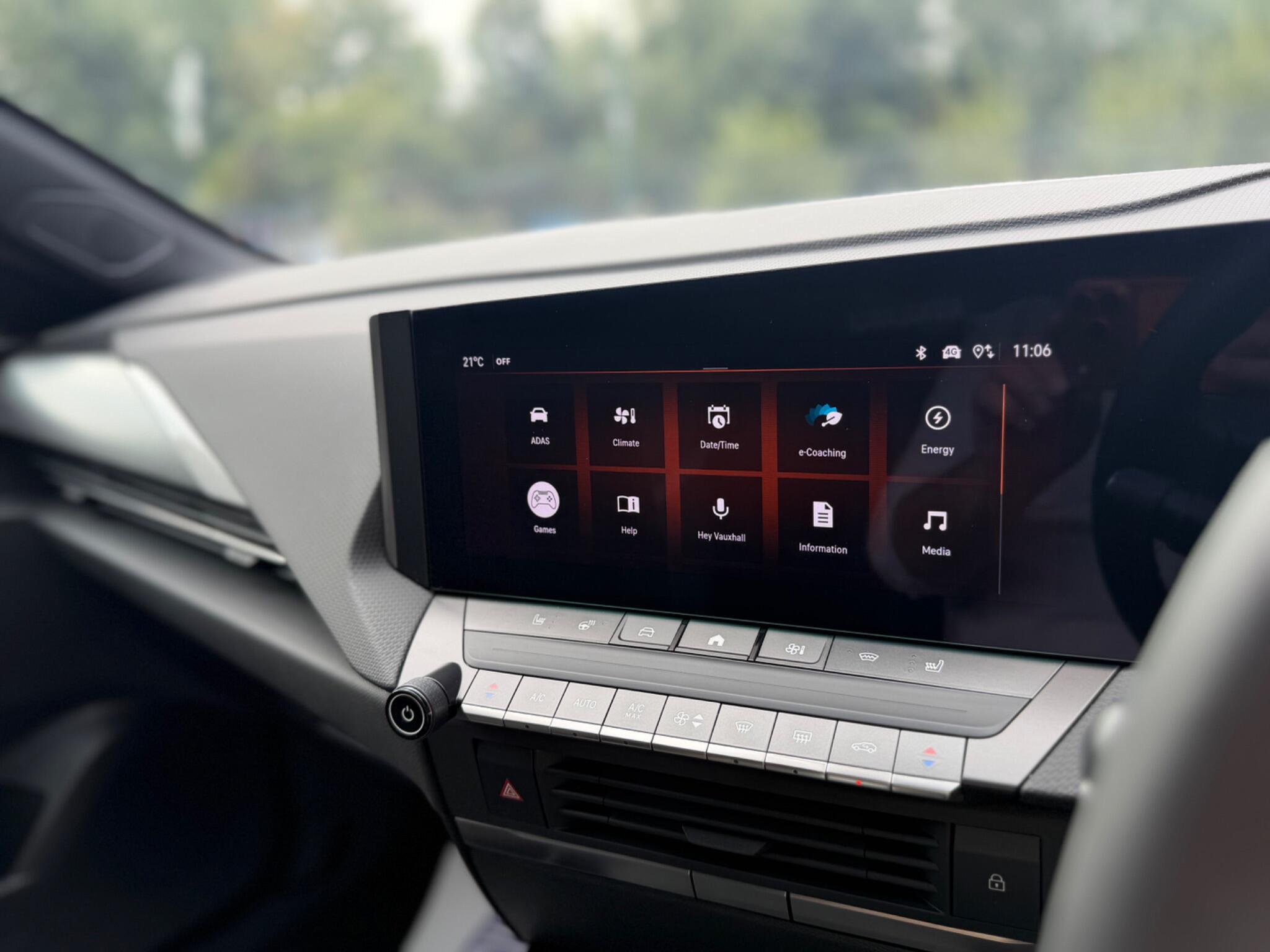 Vauxhall Astra Electric view 57