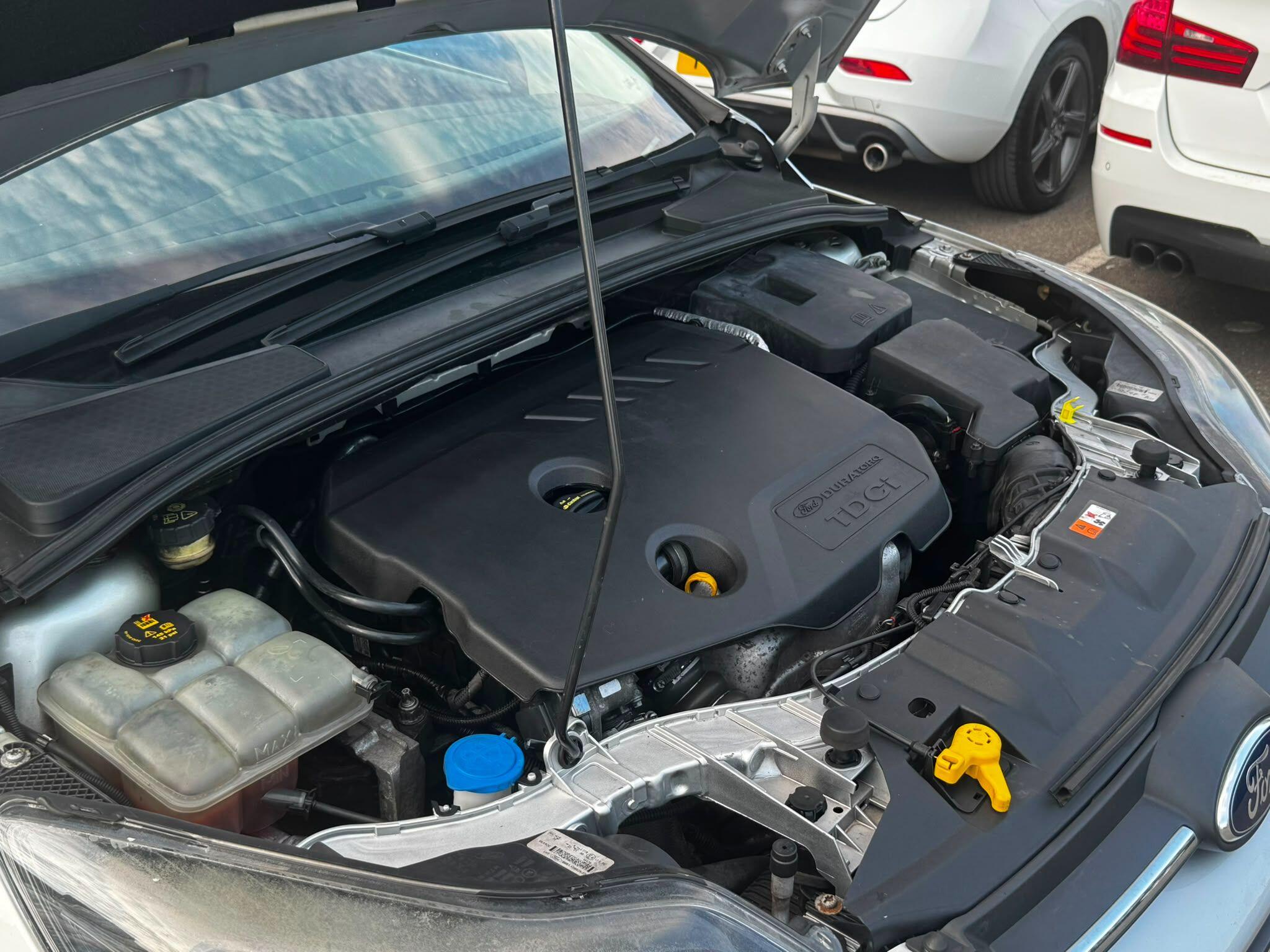 Ford Focus view 47