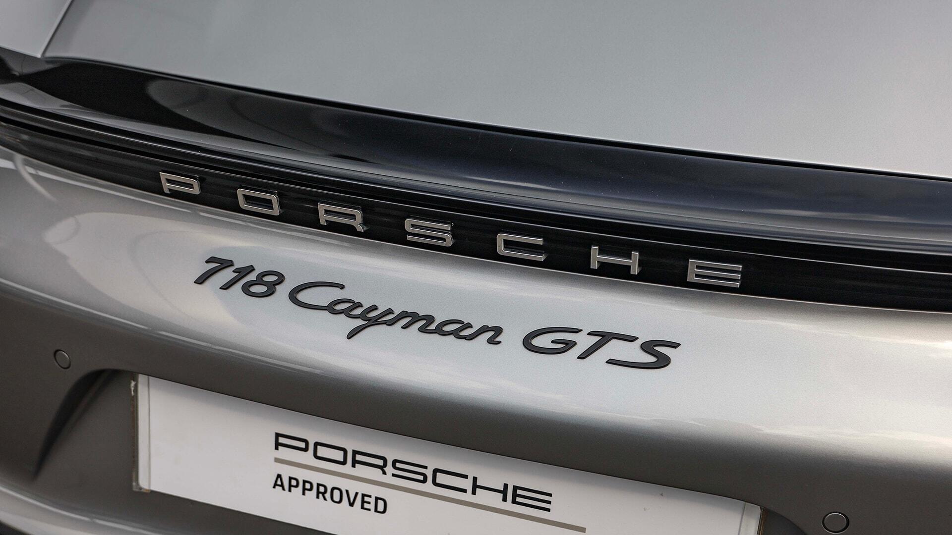 Porsche Cayman view 29