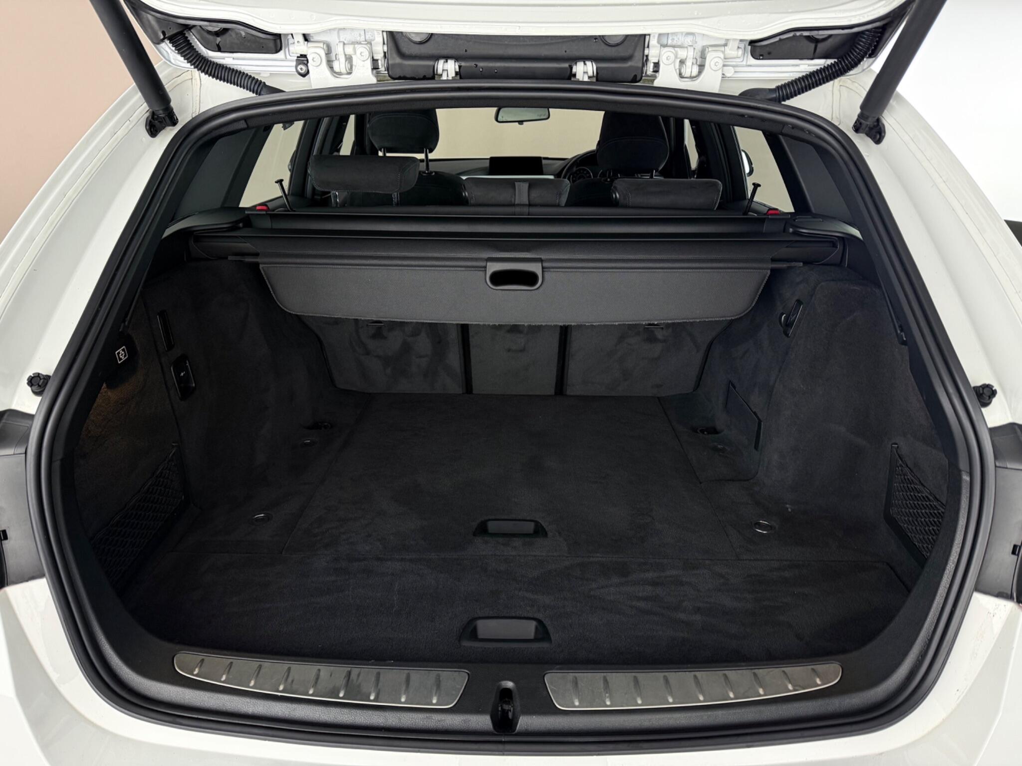 BMW 3 Series view 12