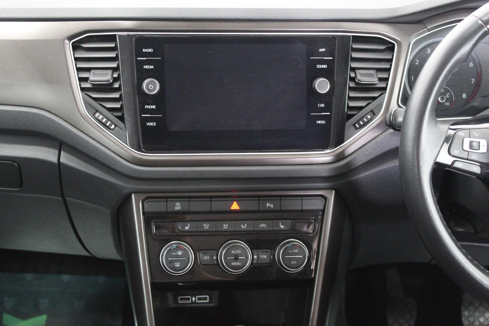 Volkswagen T-Roc view 32