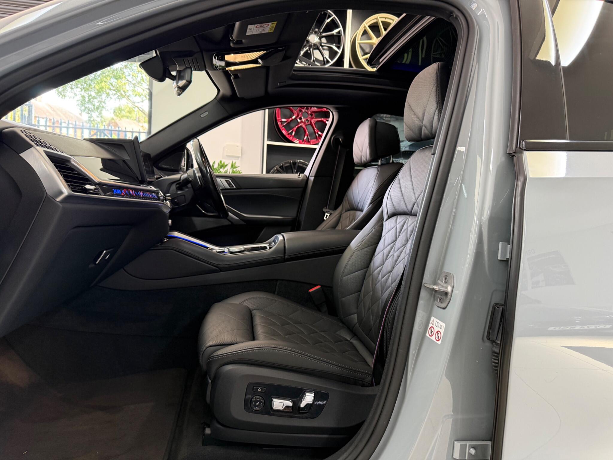 BMW X6 view 45