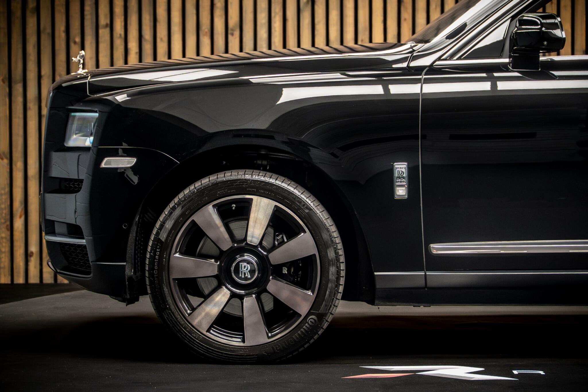 Rolls-Royce Cullinan view 9