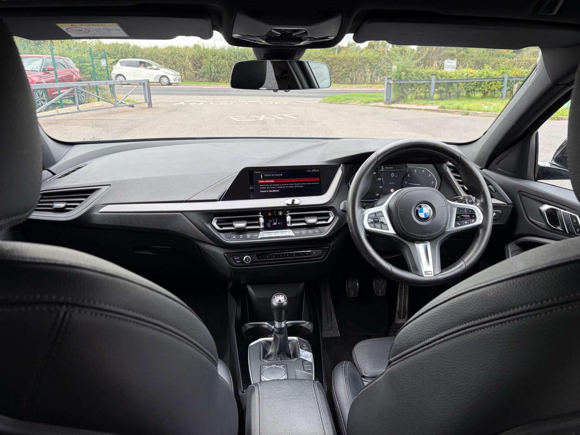 BMW 1 Series view 32