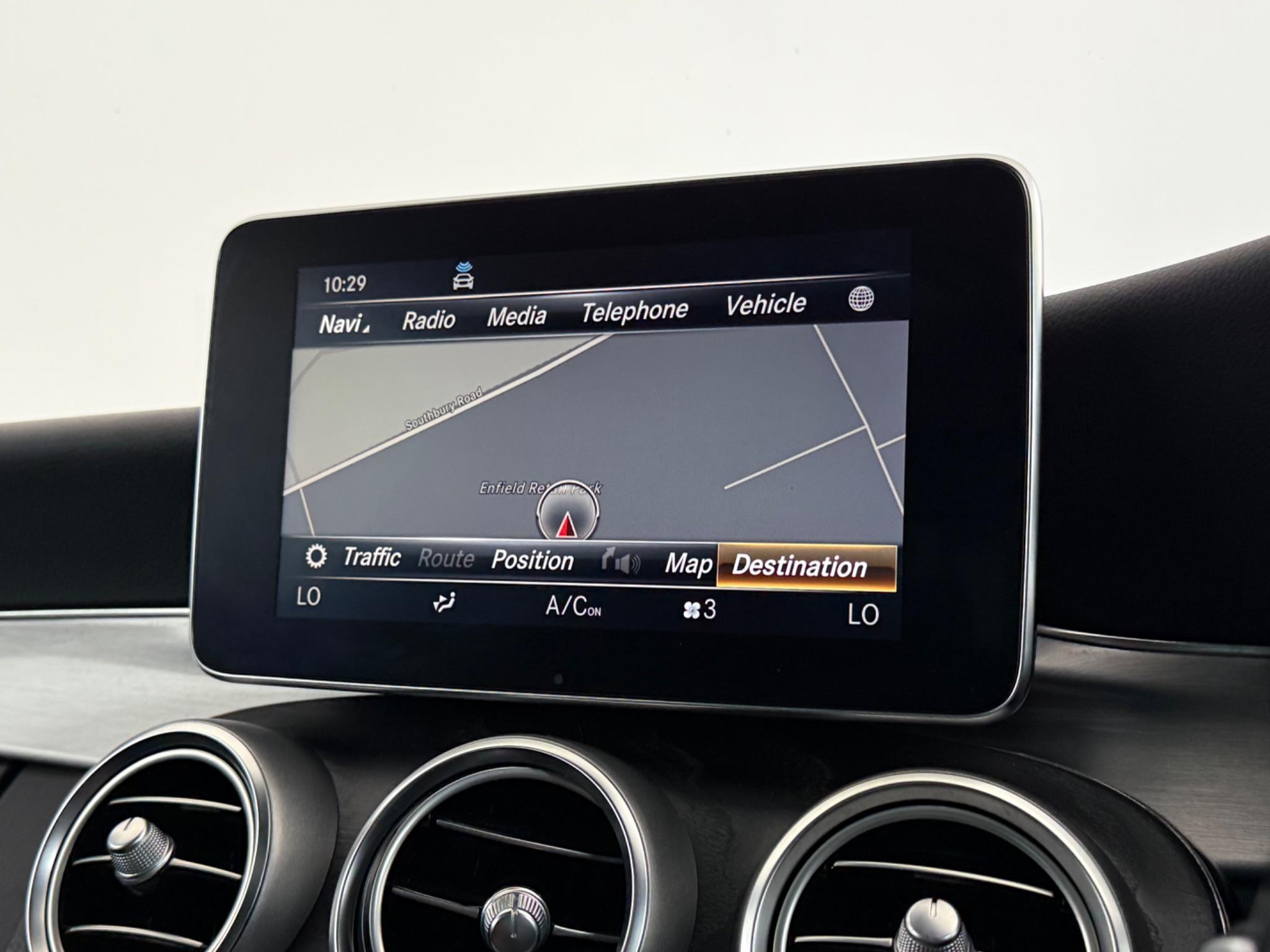 Mercedes-Benz C-Class view 26
