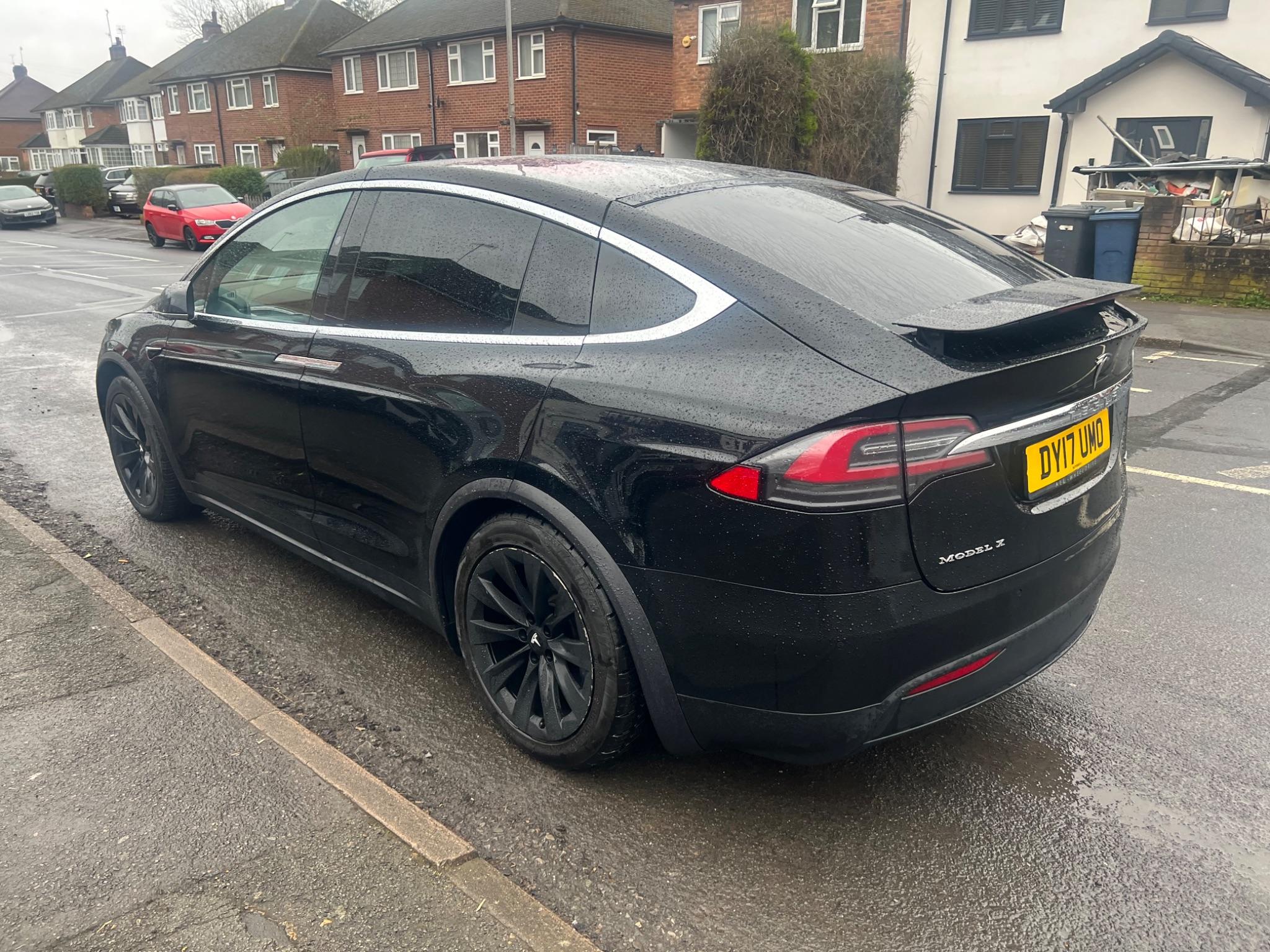 2017 Tesla Model X image 19