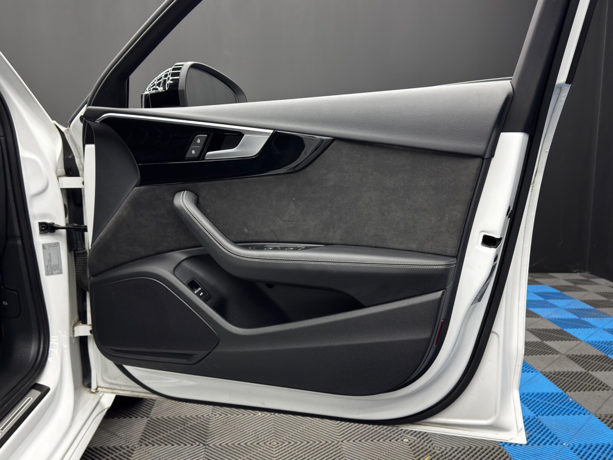 Audi S4 view 45
