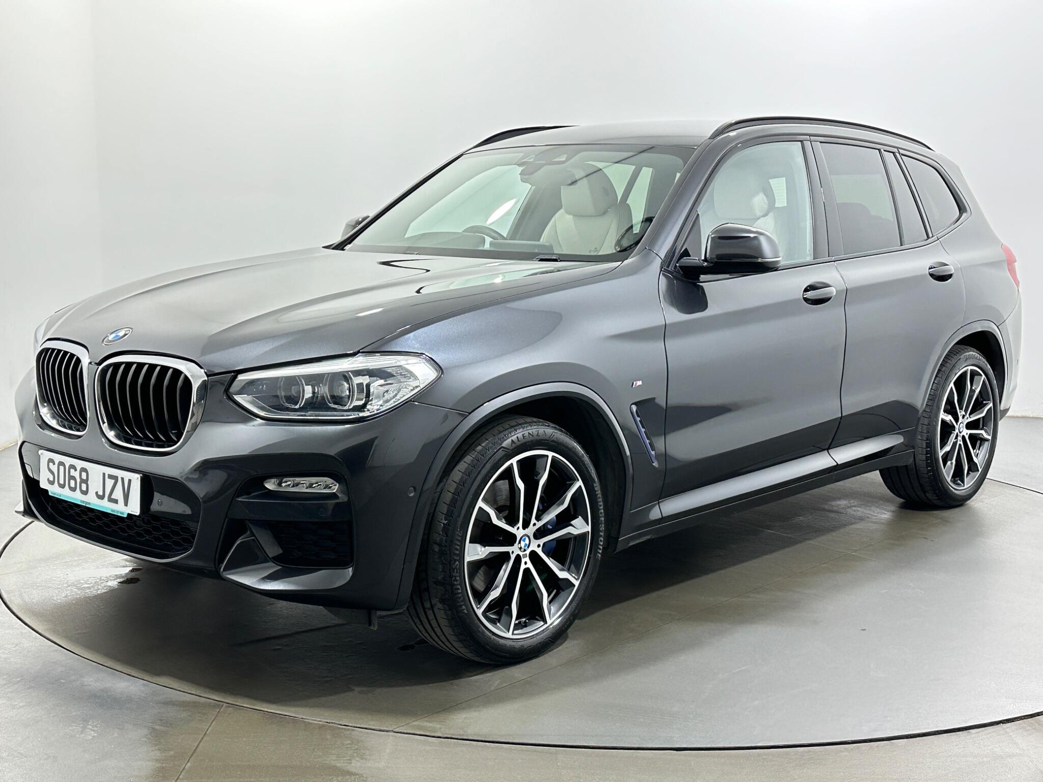 BMW X3 view 4