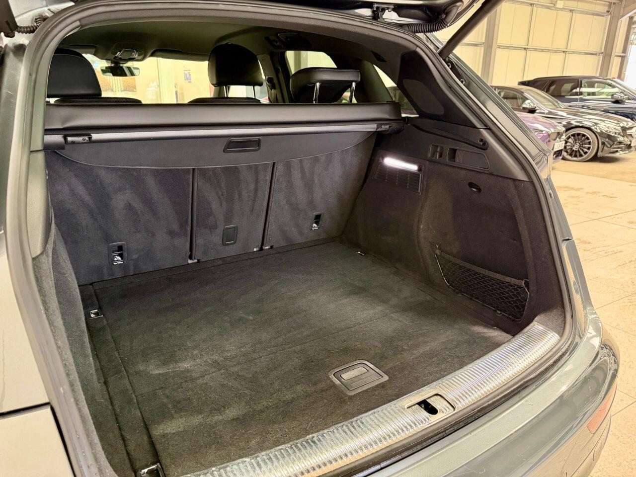 Audi SQ5 view 31
