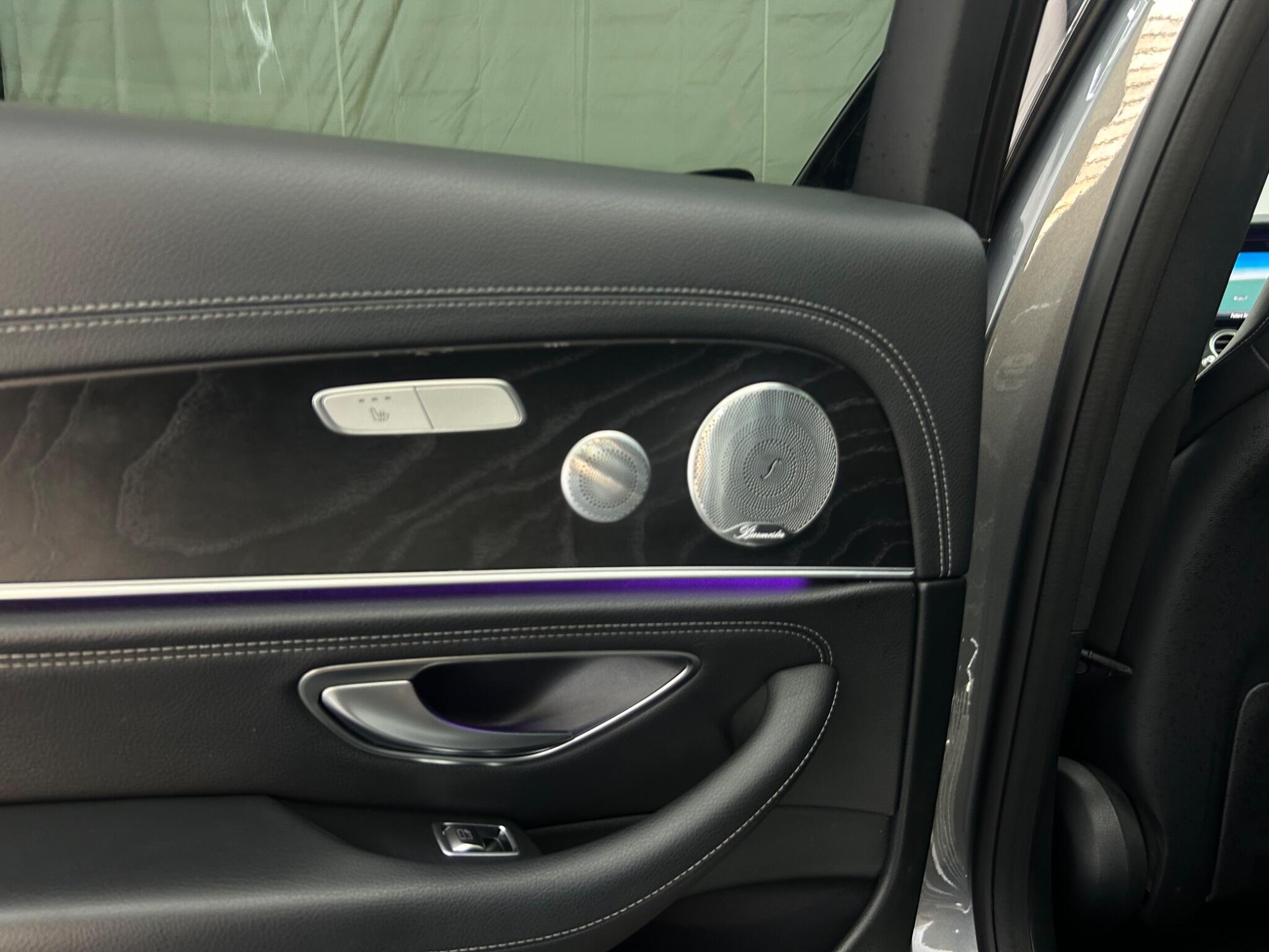 Mercedes-Benz E Class view 31