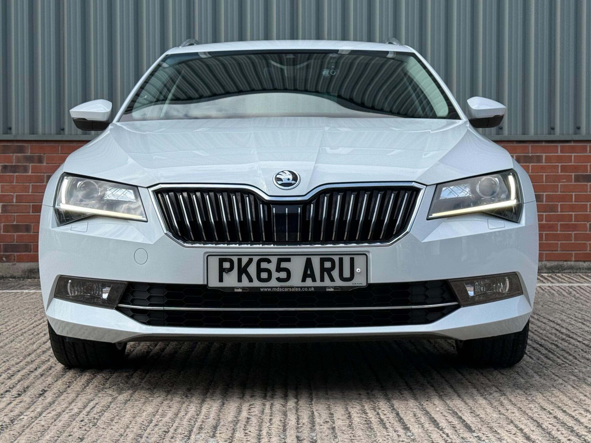 Skoda Superb view 3
