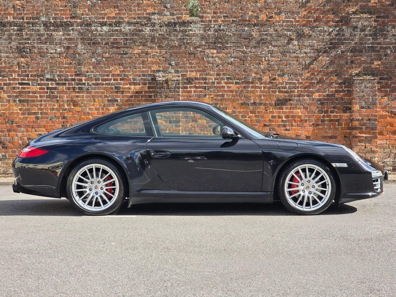 Porsche 911 view 26