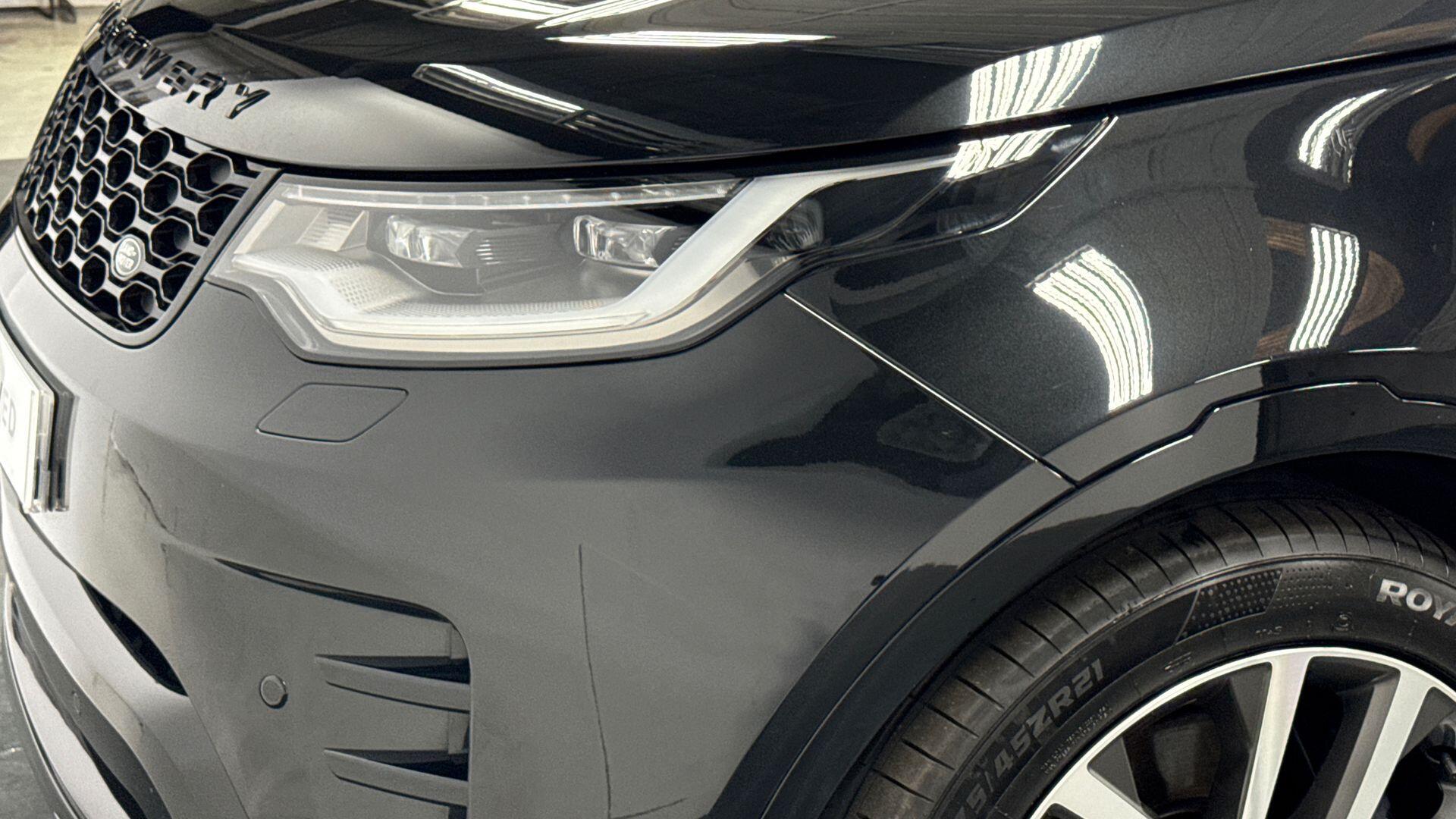 Land Rover Discovery view 17