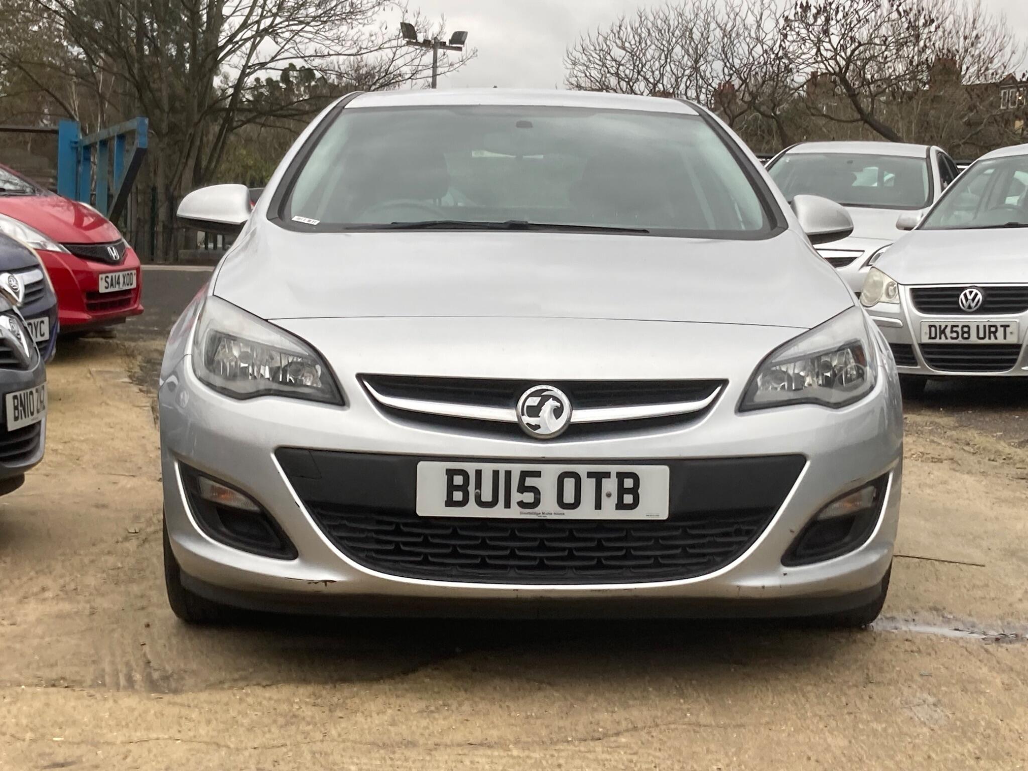 Vauxhall Astra view 2