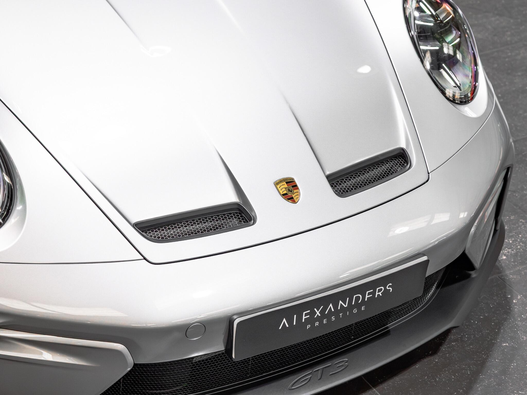 Porsche 911 view 13