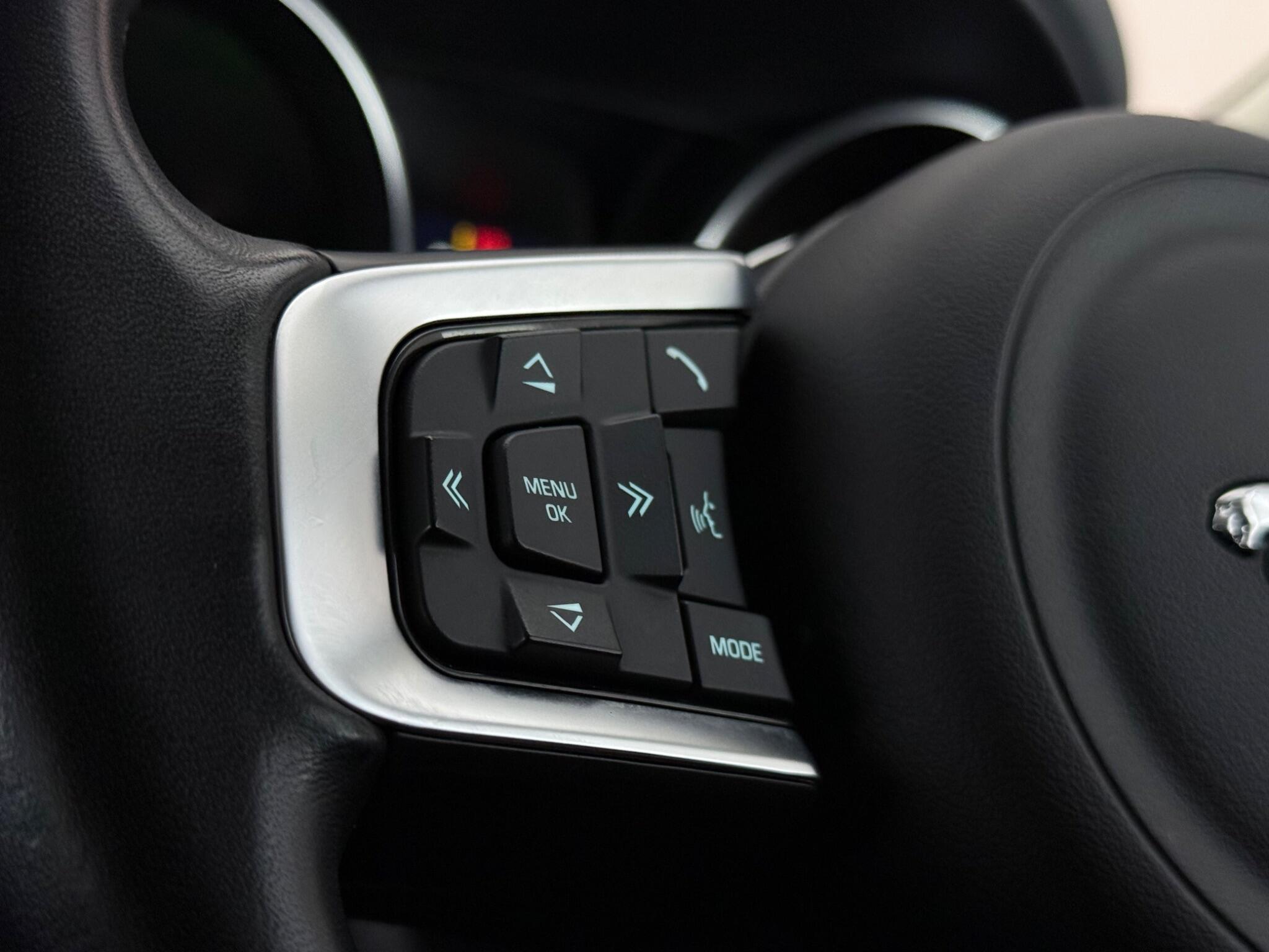 Jaguar F-Pace view 14