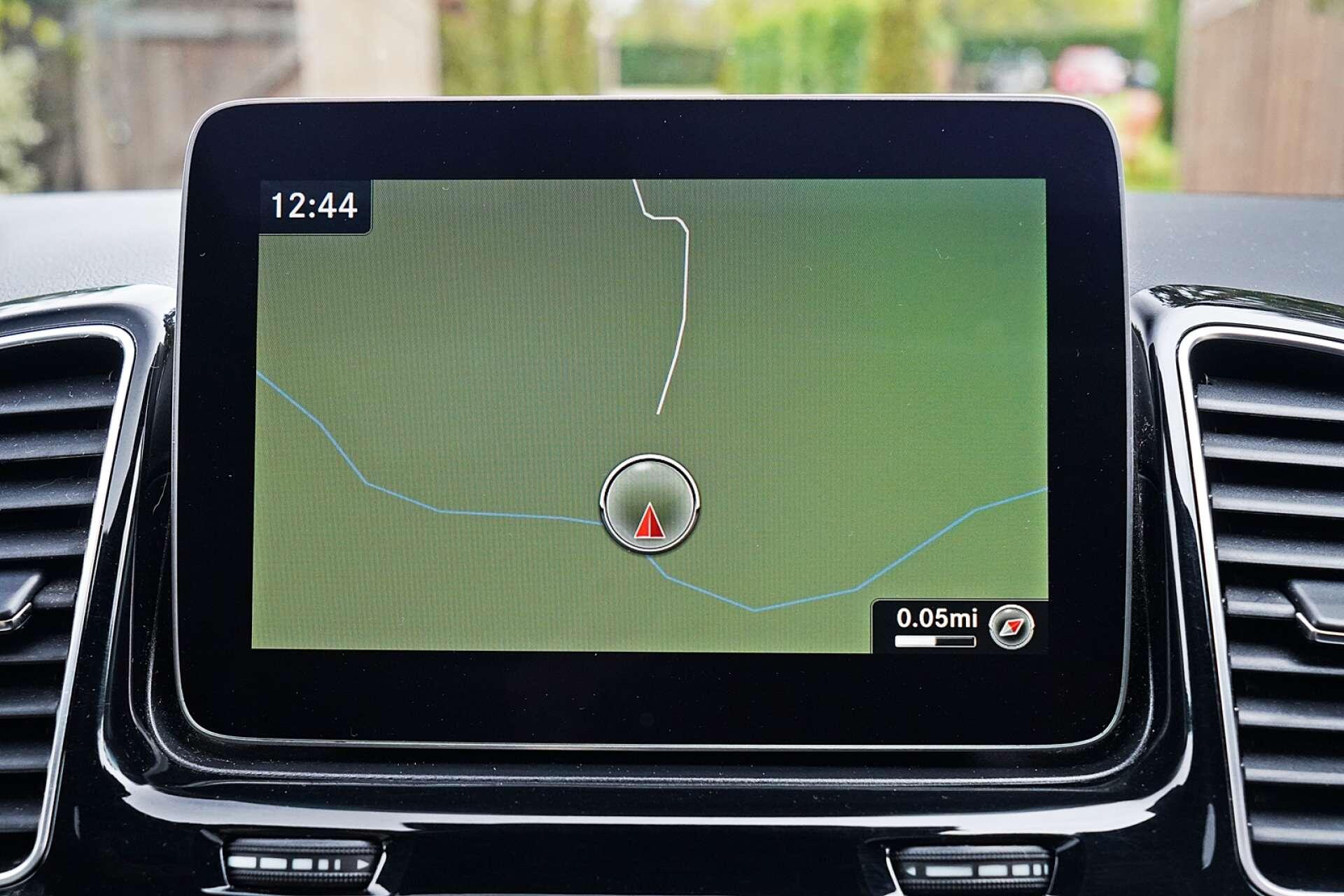 Mercedes-Benz GLE view 26