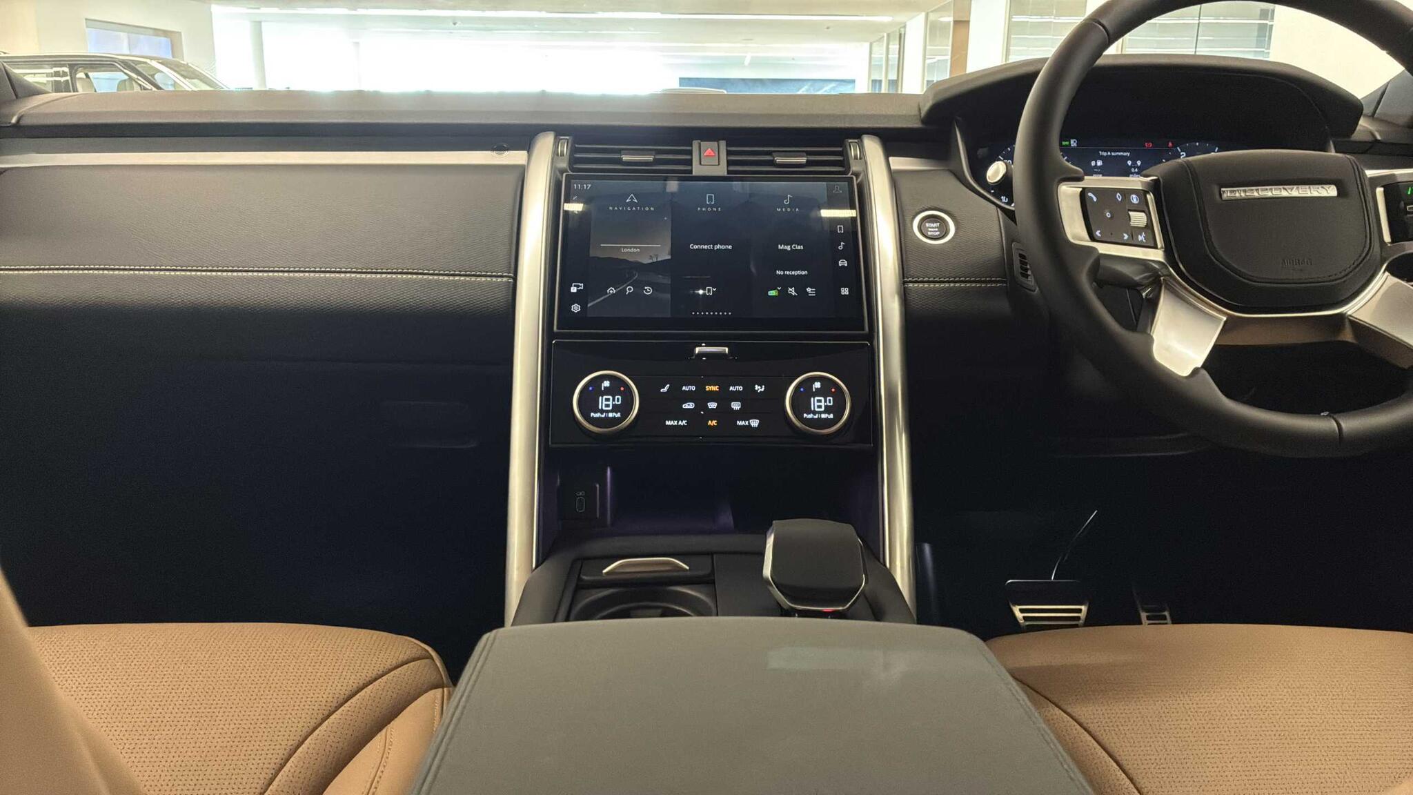 Land Rover Discovery view 14