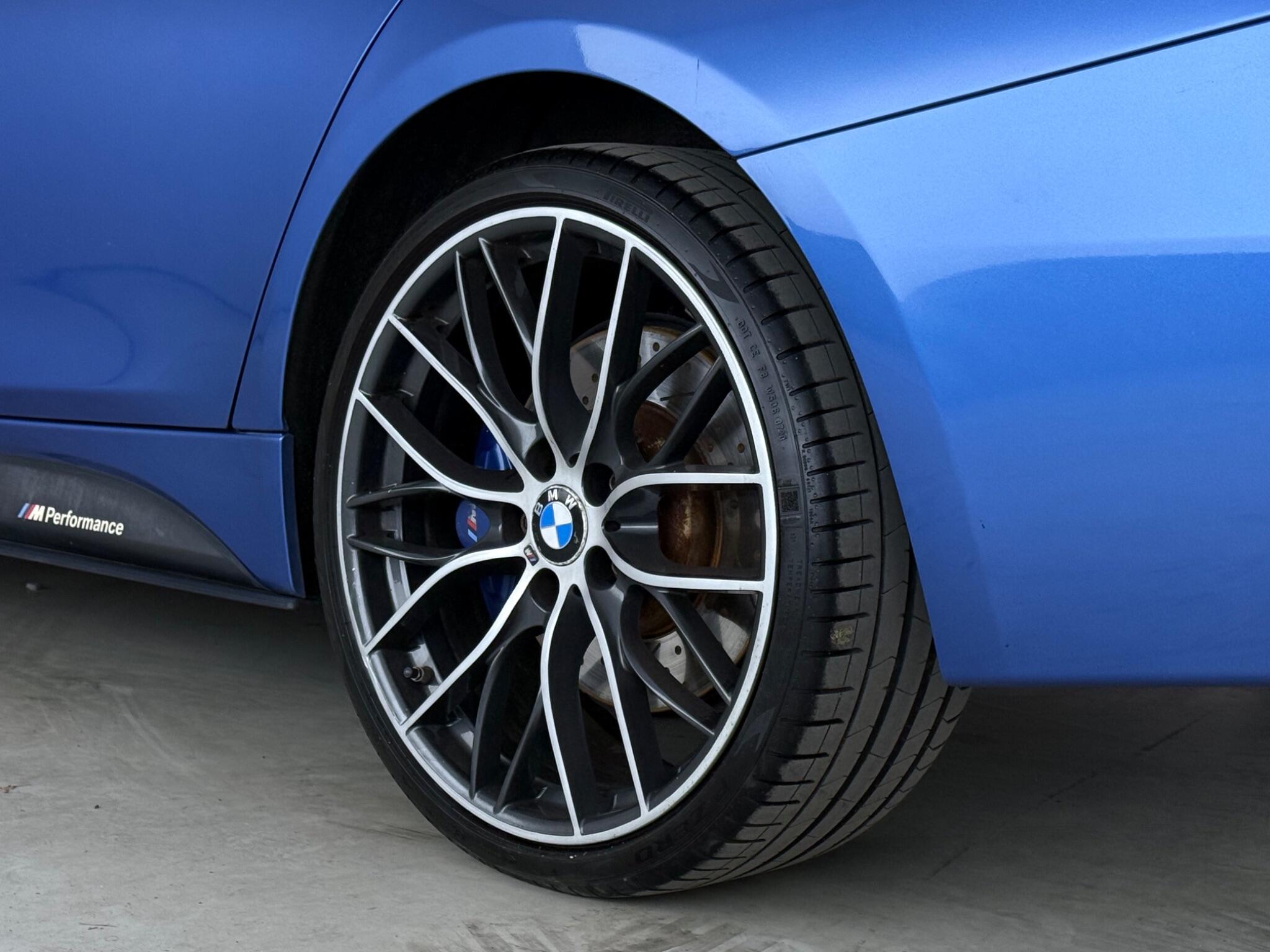 BMW 3 Series view 9