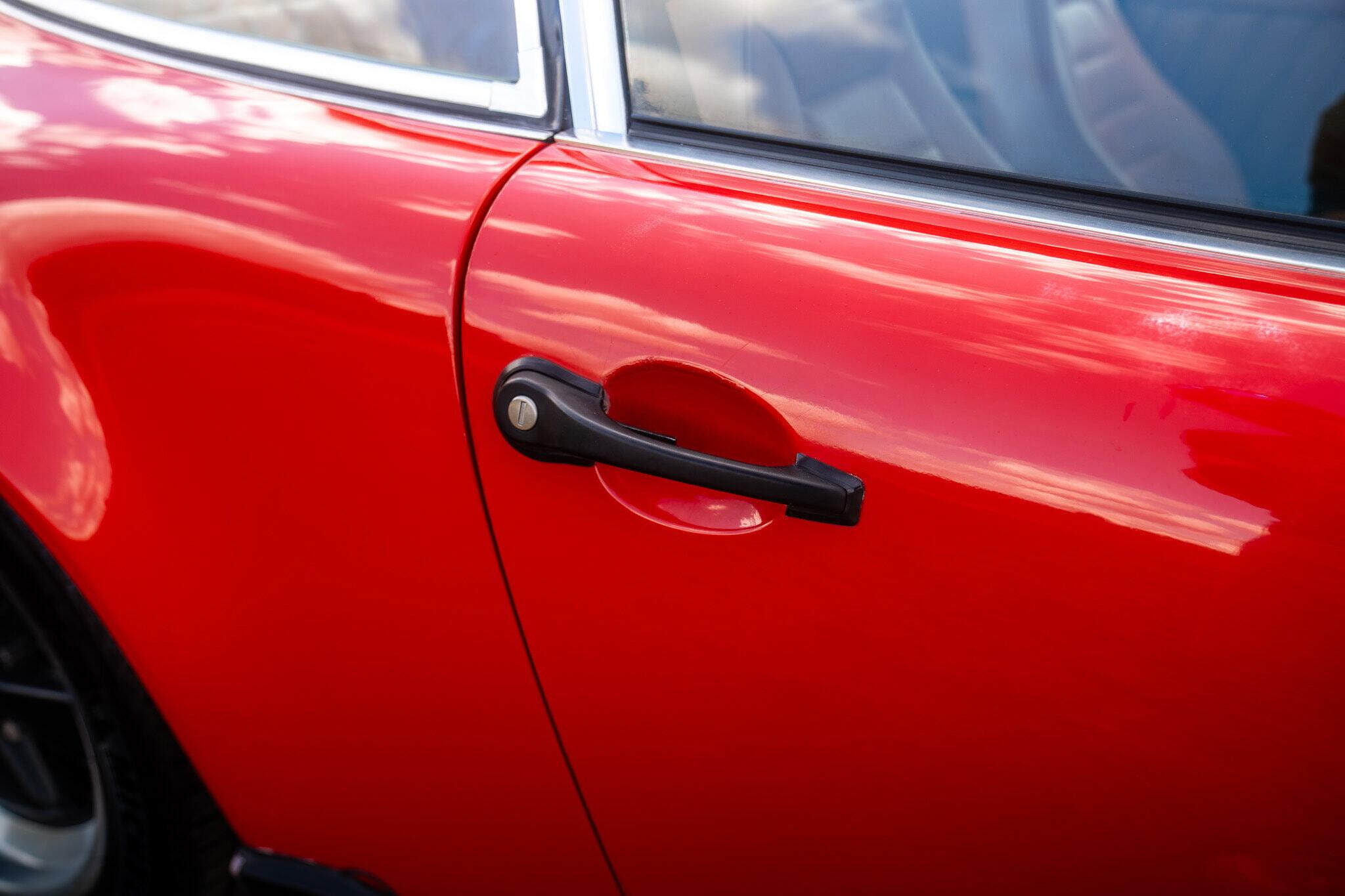 Porsche 911 view 45