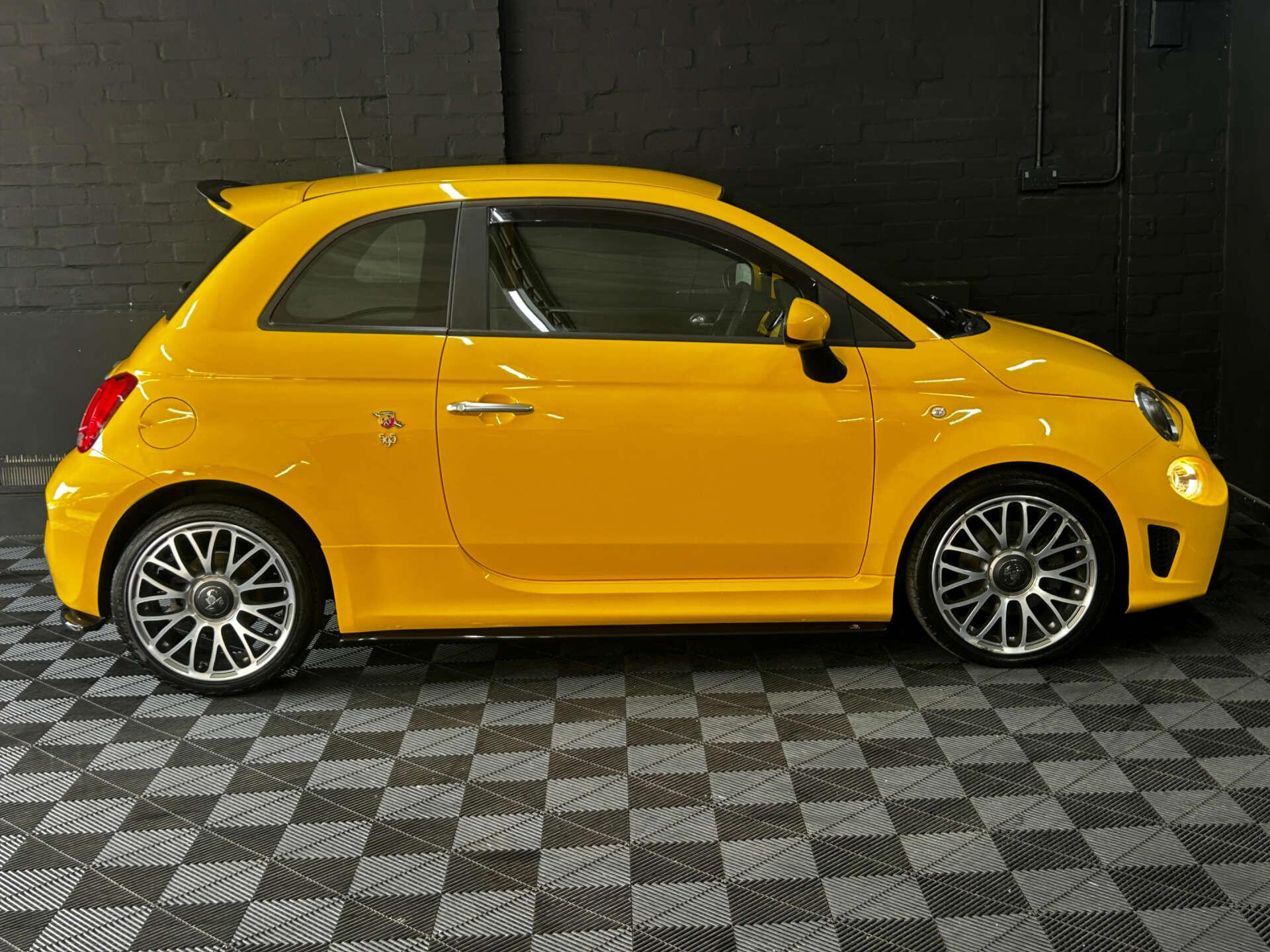 Abarth 595 view 16