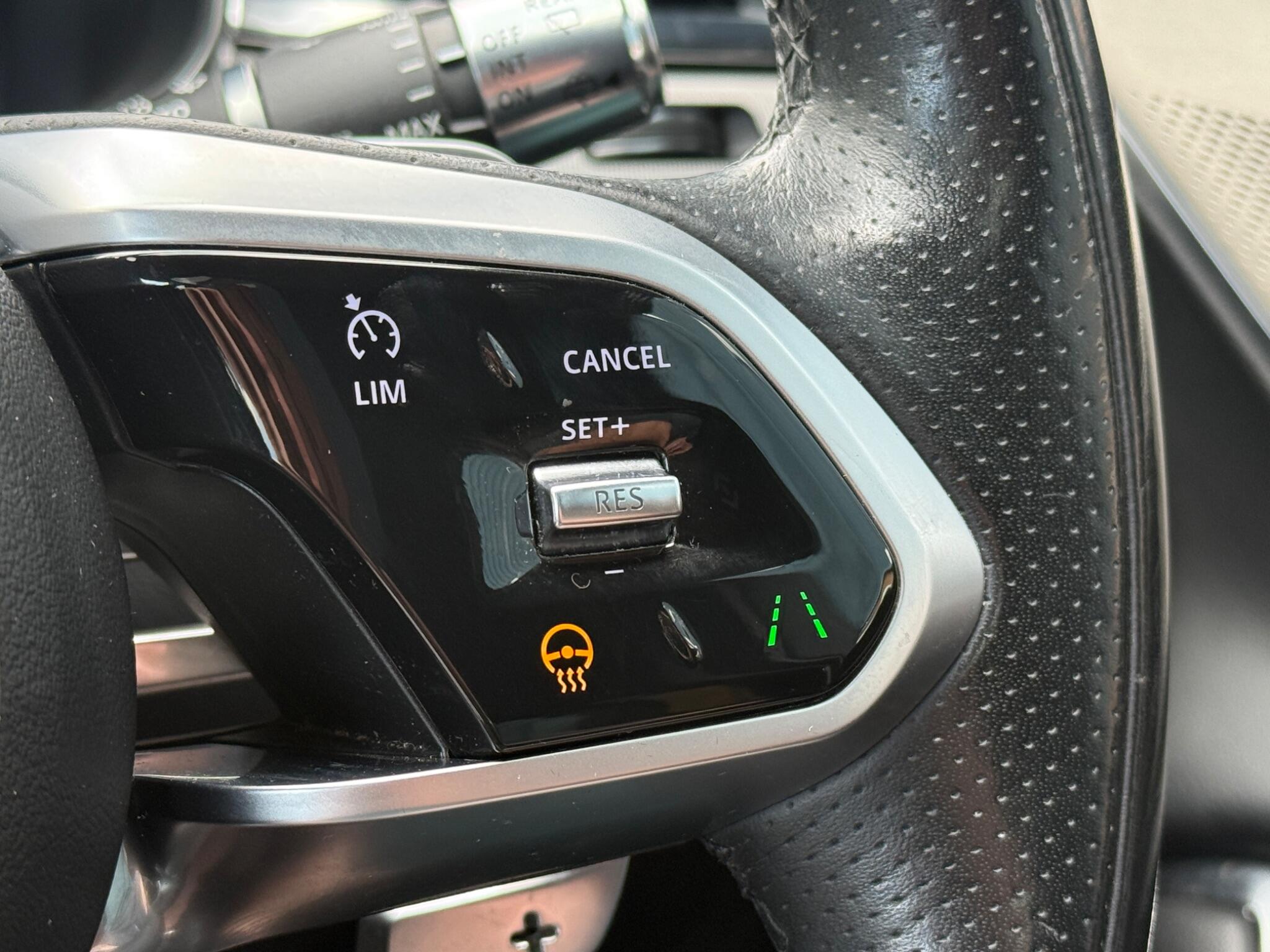 Jaguar XF view 21