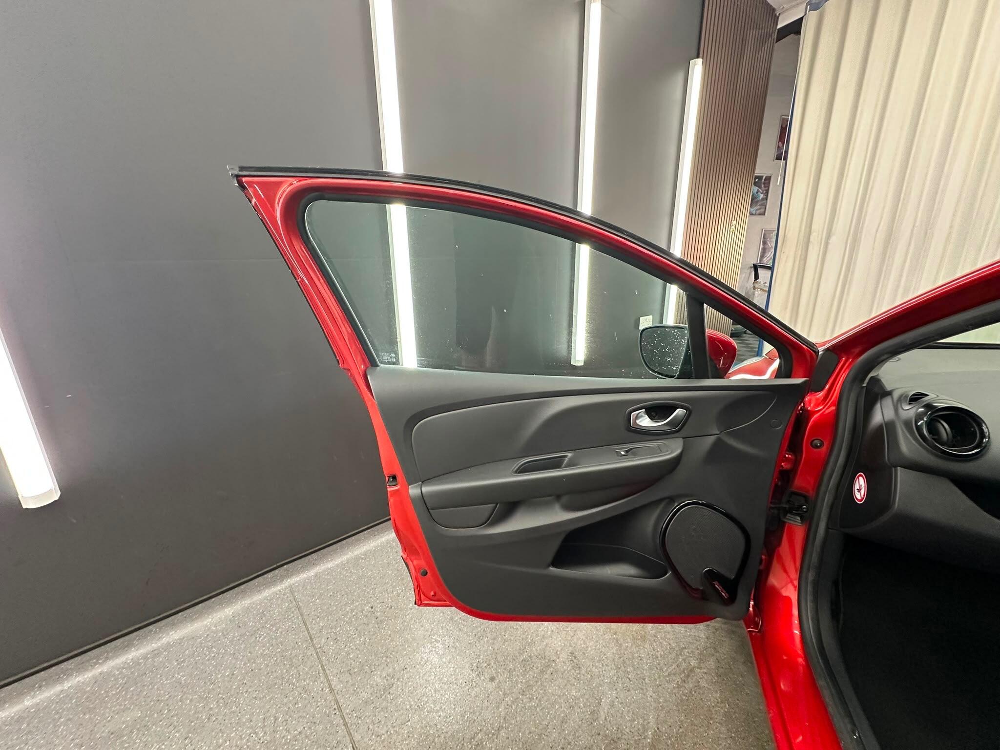 Renault Clio view 17