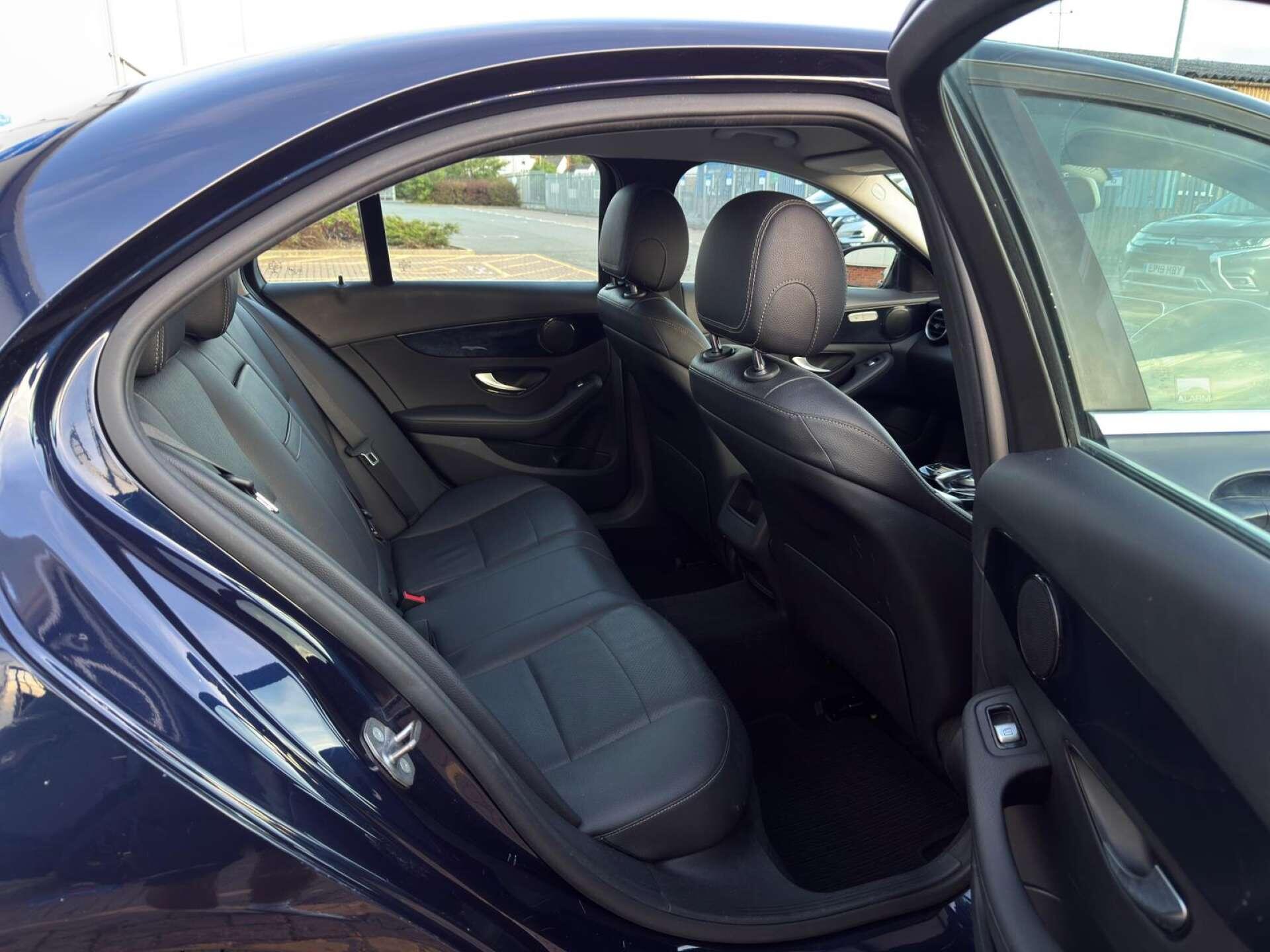 Mercedes-Benz C Class view 27