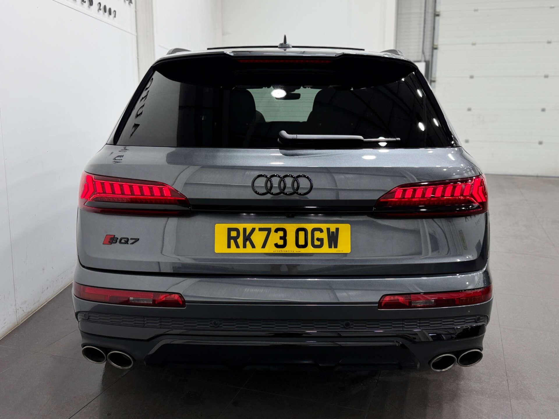 Audi SQ7 view 7
