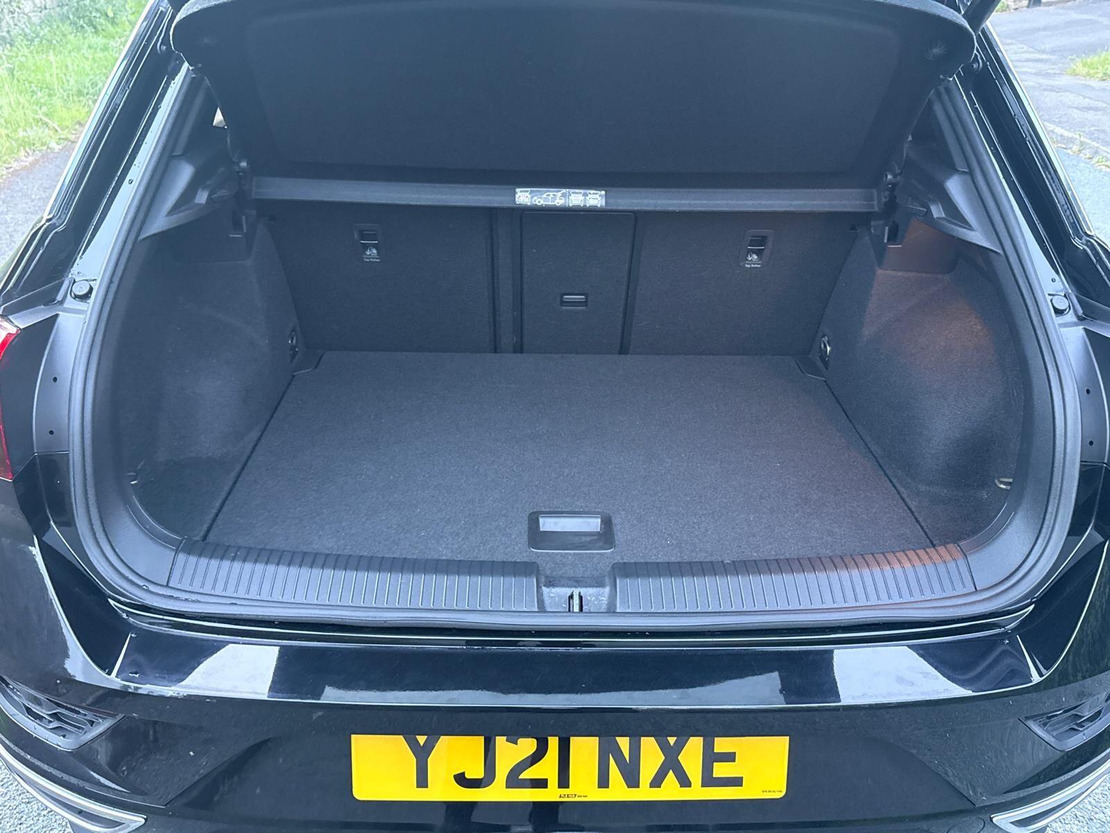 Volkswagen T-Roc view 29