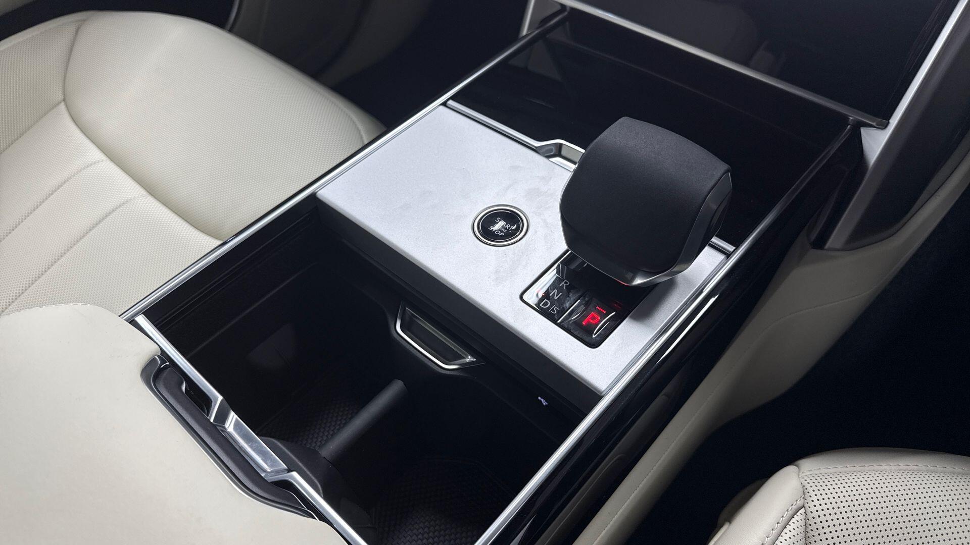 Land Rover Range Rover view 13