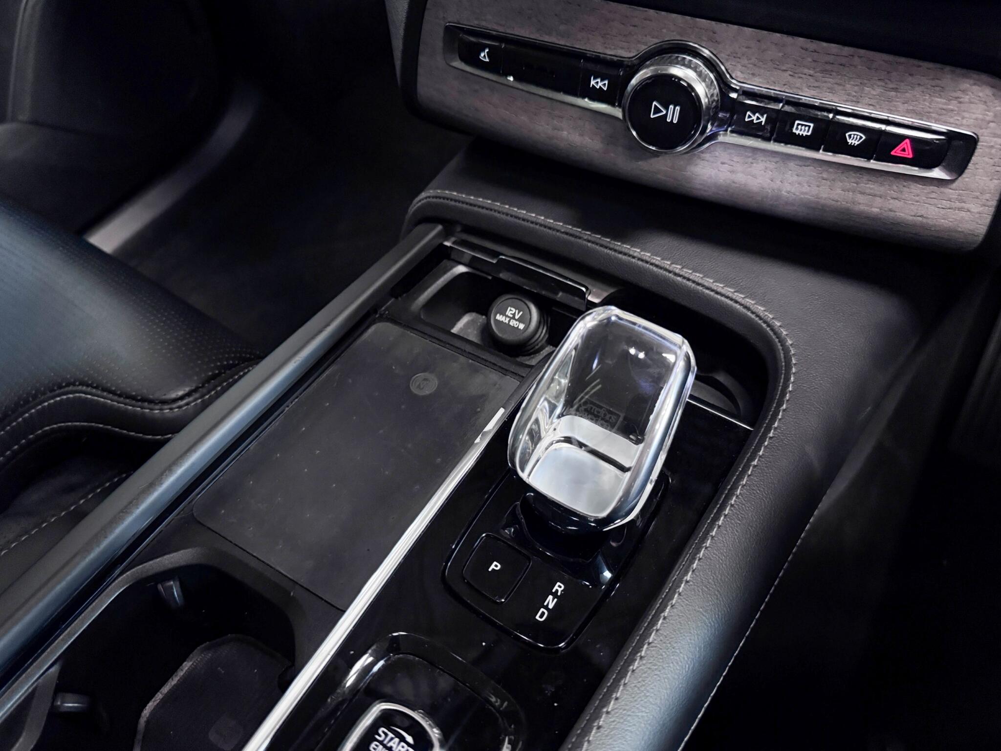 Volvo XC90 view 42