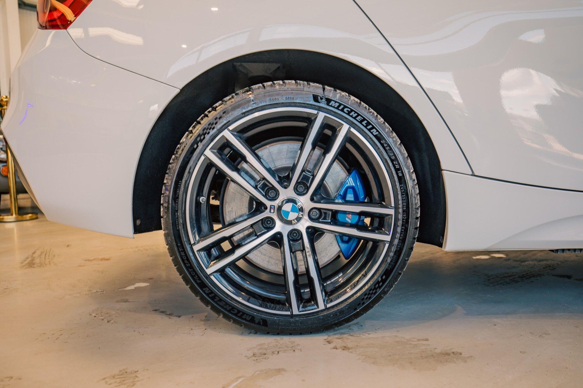 BMW 1 Series view 6