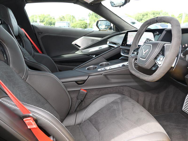 Chevrolet Corvette view 4